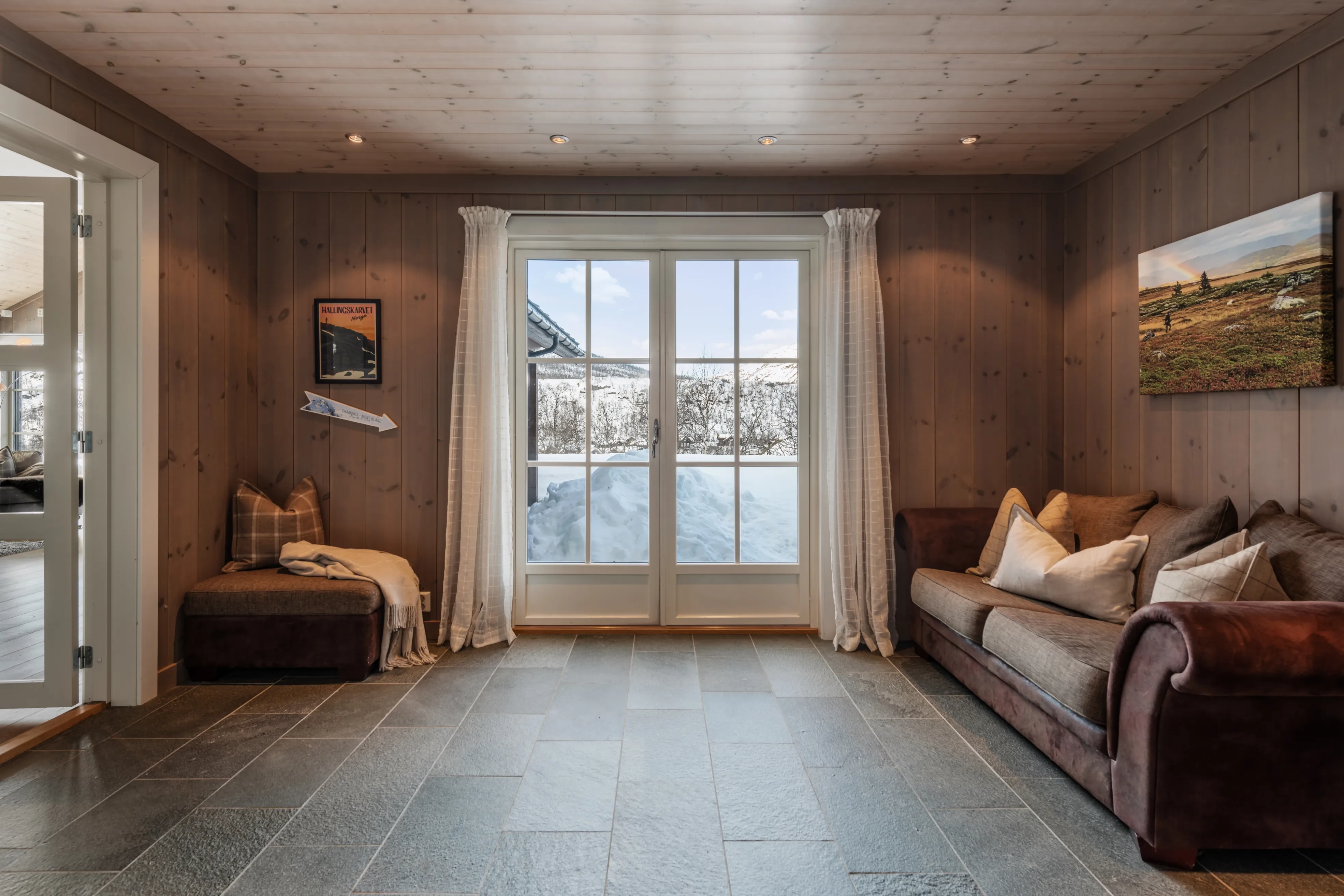 Contemporary 4-Bedroom Chalet with Sauna and Garden in Hol, Norway - View image 34 of 71