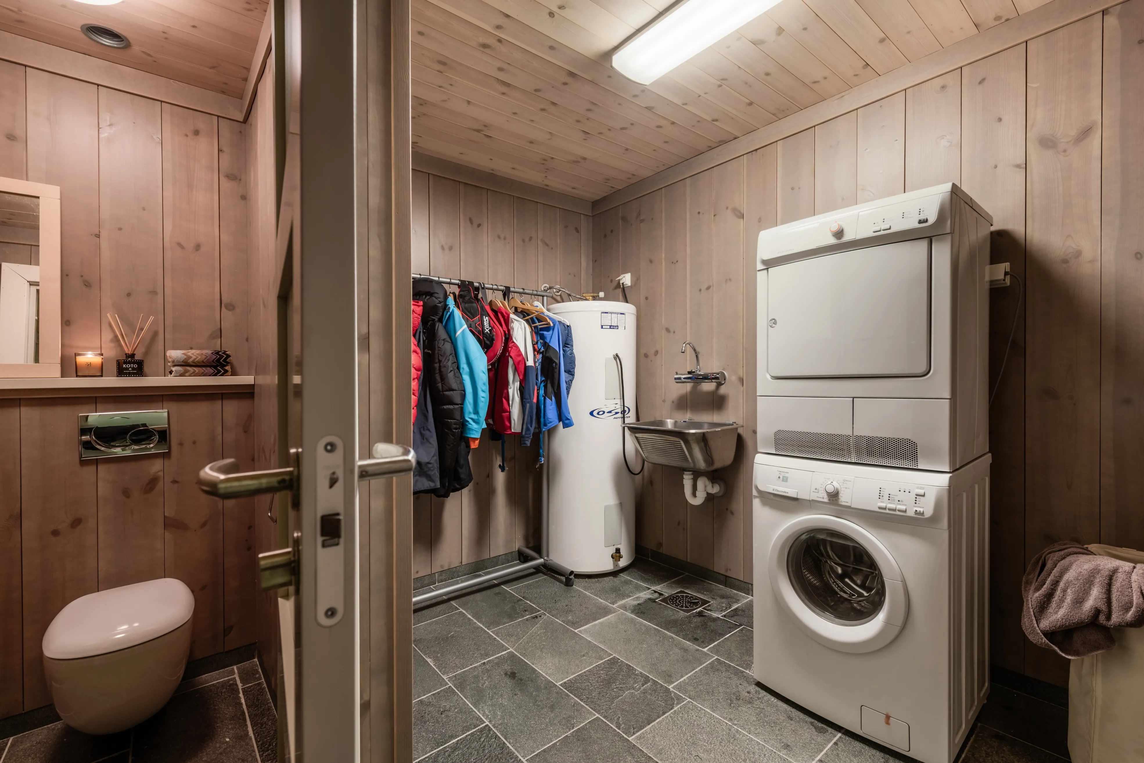 Contemporary 4-Bedroom Chalet with Sauna and Garden in Hol, Norway - View image 52 of 71