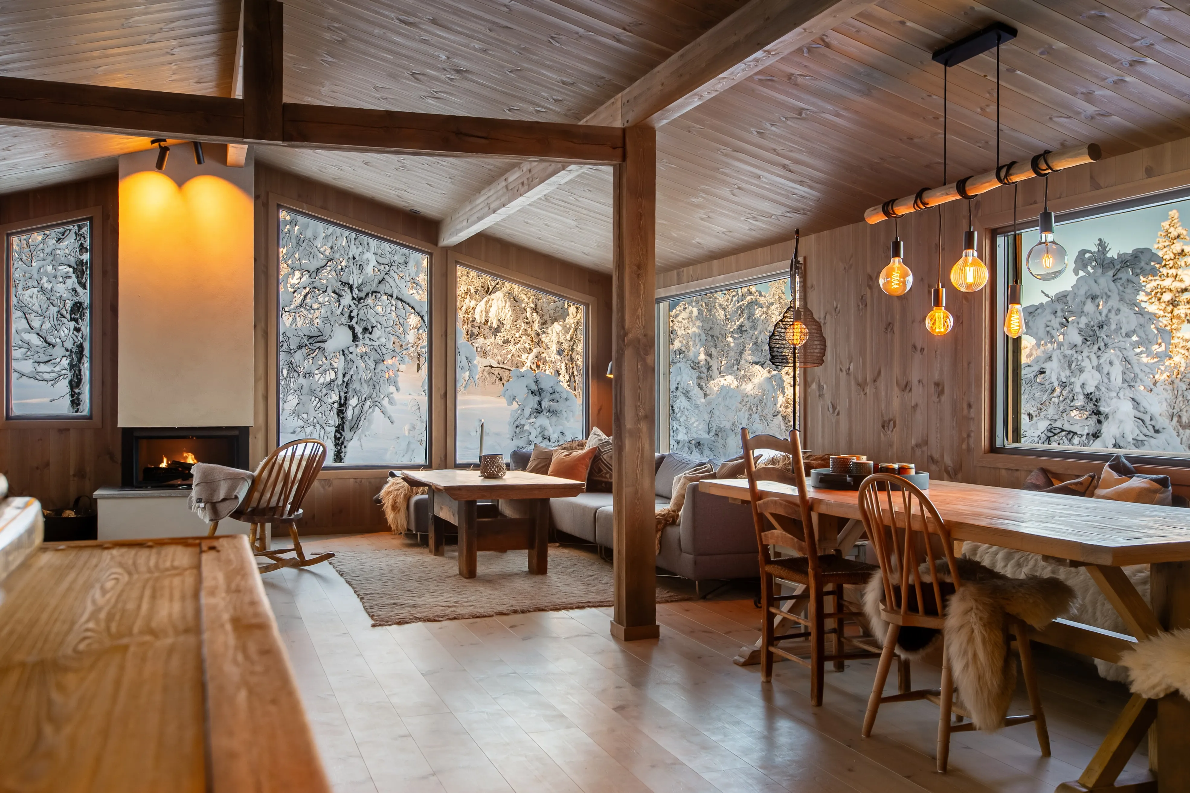 1960s Norwegian Retreat: Renovated 4-Bedroom Country House with Expansive Garden - View image 13 of 47