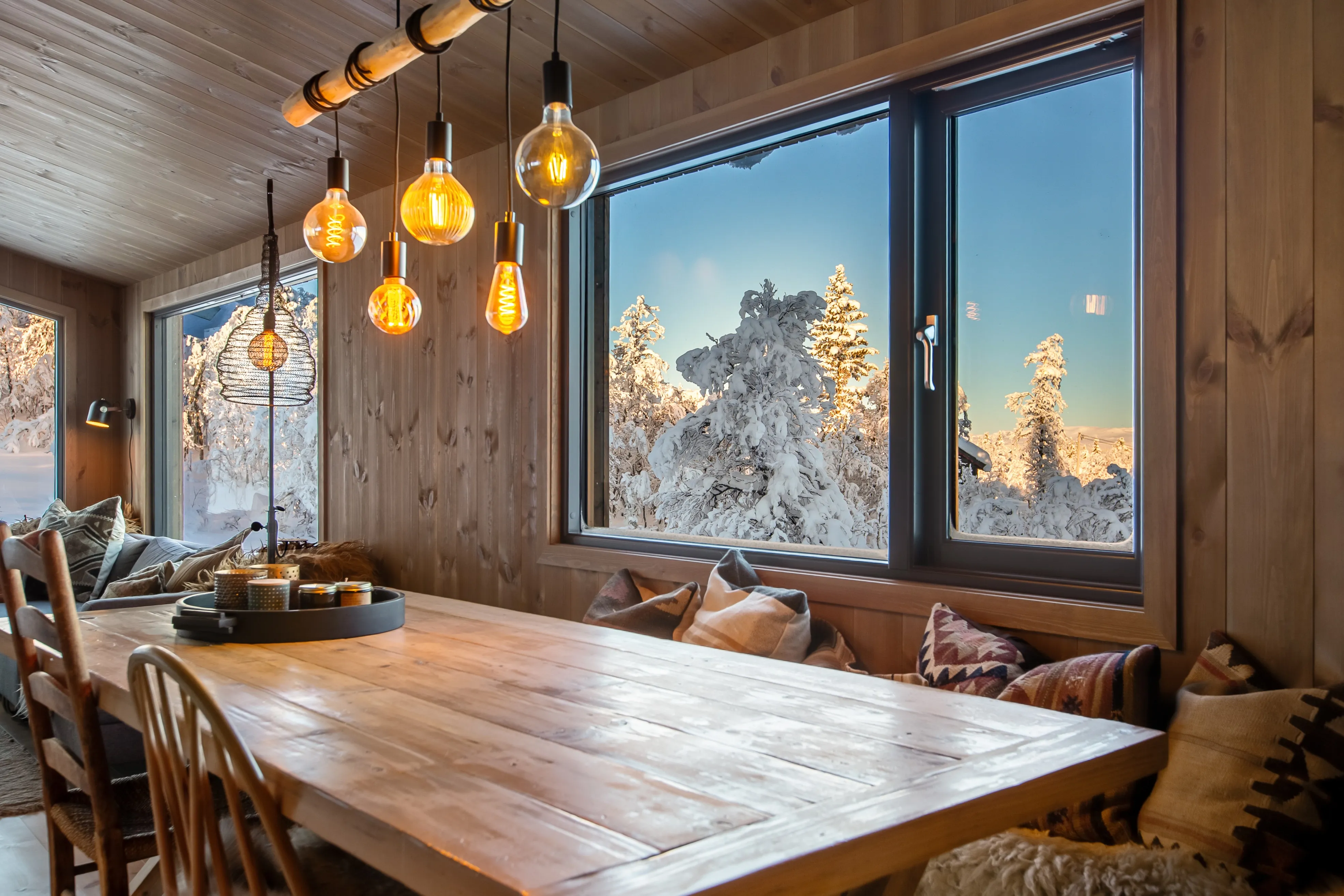 1960s Norwegian Retreat: Renovated 4-Bedroom Country House with Expansive Garden - View image 21 of 47