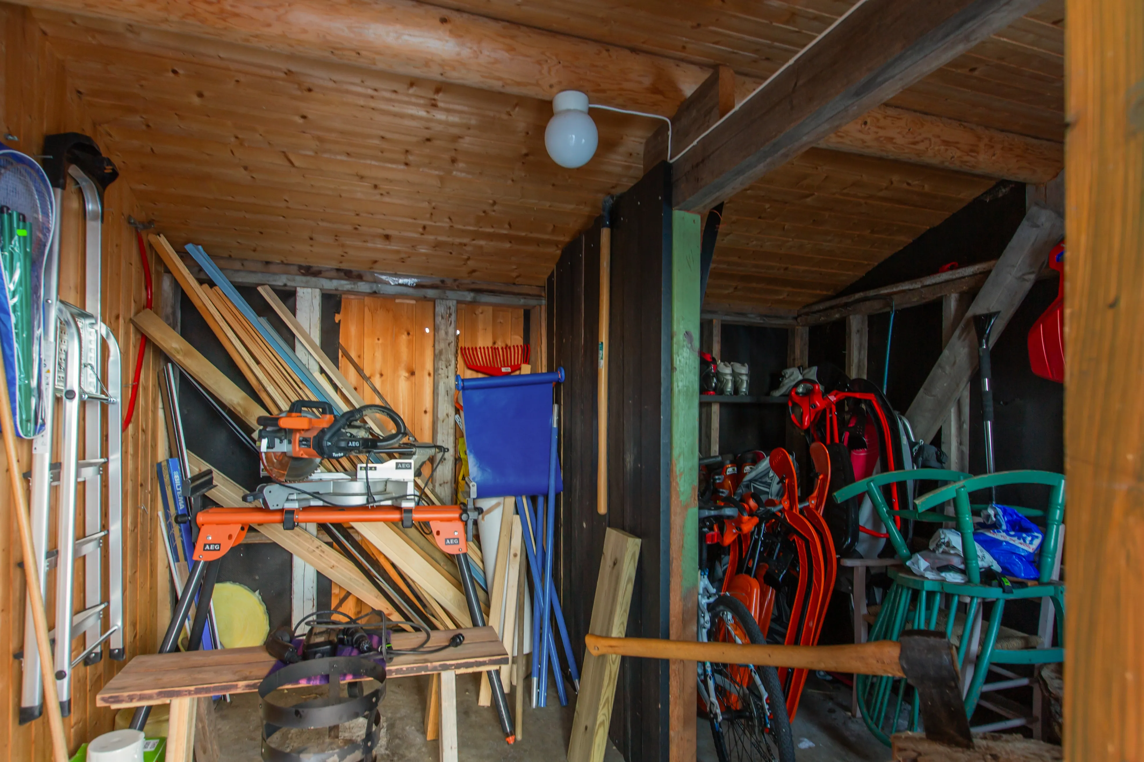 1960s Norwegian Retreat: Renovated 4-Bedroom Country House with Expansive Garden - View image 37 of 47