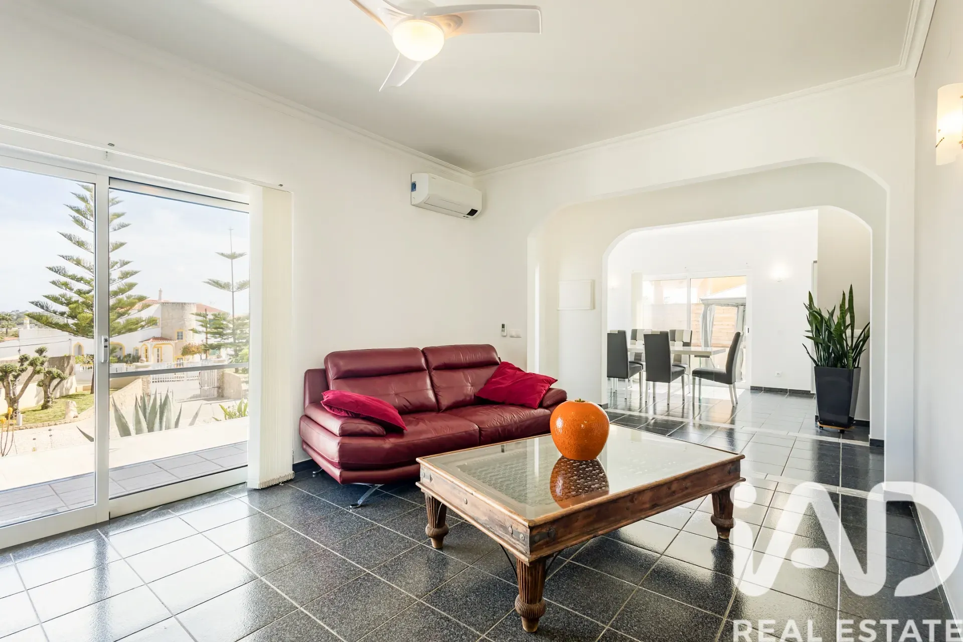 Modern 4-Bedroom Villa with Pool and Garden in Lagoa, Portugal - View image 13 of 30