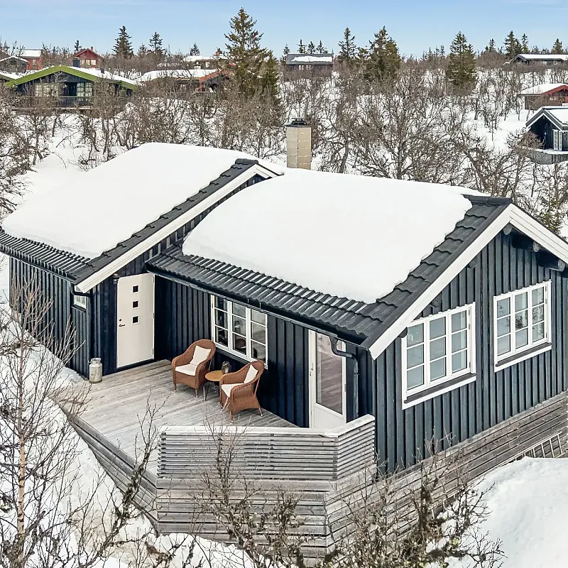 Norwegian Retreat: Modern 2-Bedroom Cabin with Terrace Near Ski Trails
