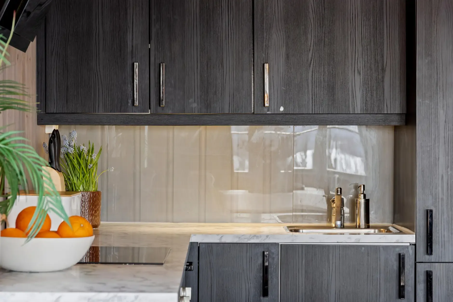 Norwegian Retreat: Modern 2-Bedroom Cabin with Terrace Near Ski Trails - View image 9 of 30