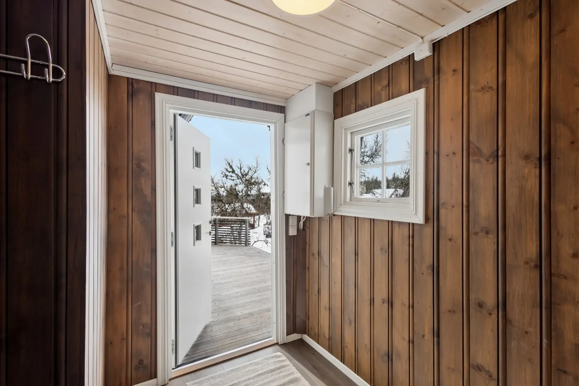 Norwegian Retreat: Modern 2-Bedroom Cabin with Terrace Near Ski Trails - View image 18 of 30