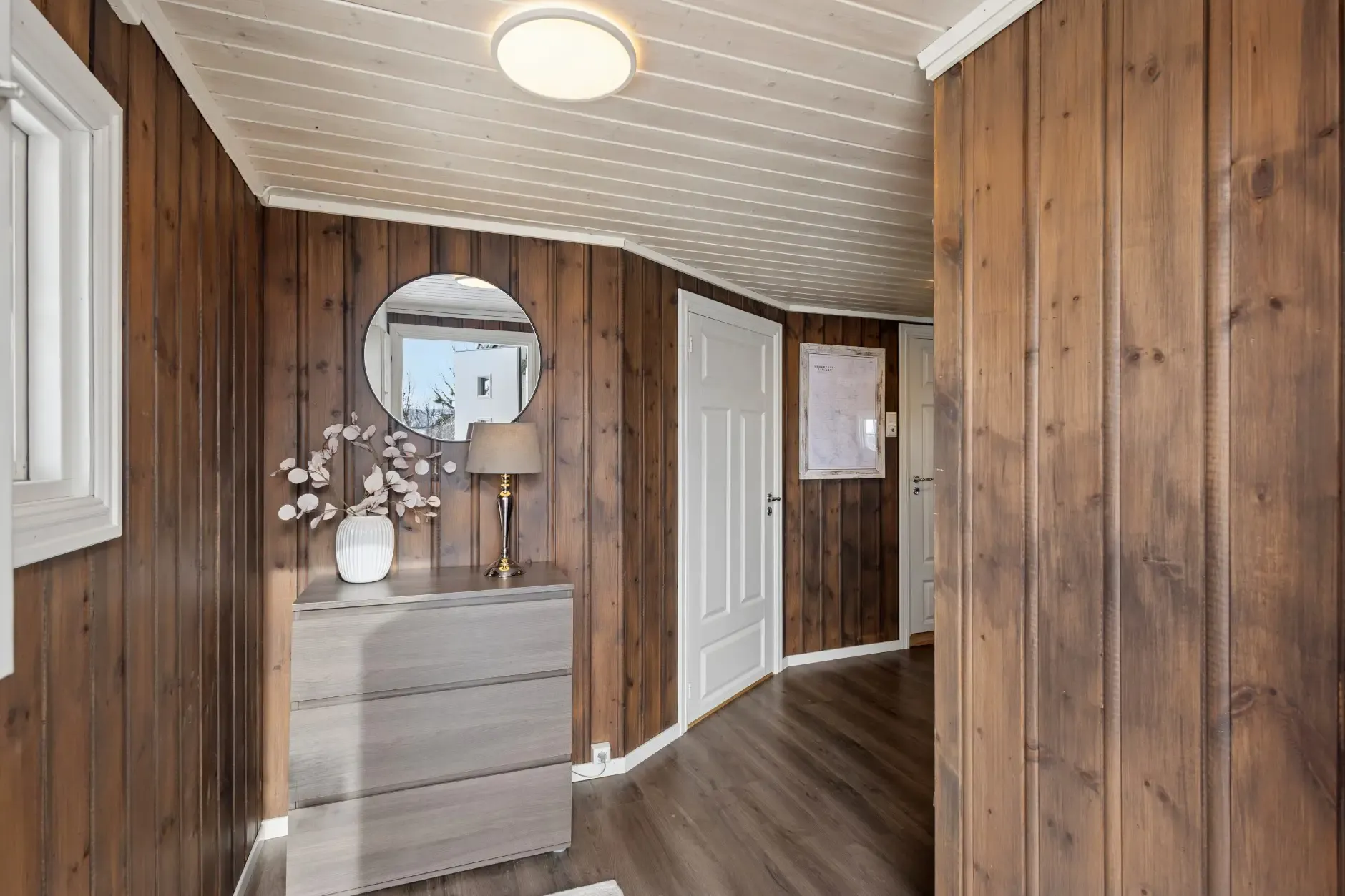 Norwegian Retreat: Modern 2-Bedroom Cabin with Terrace Near Ski Trails - View image 19 of 30