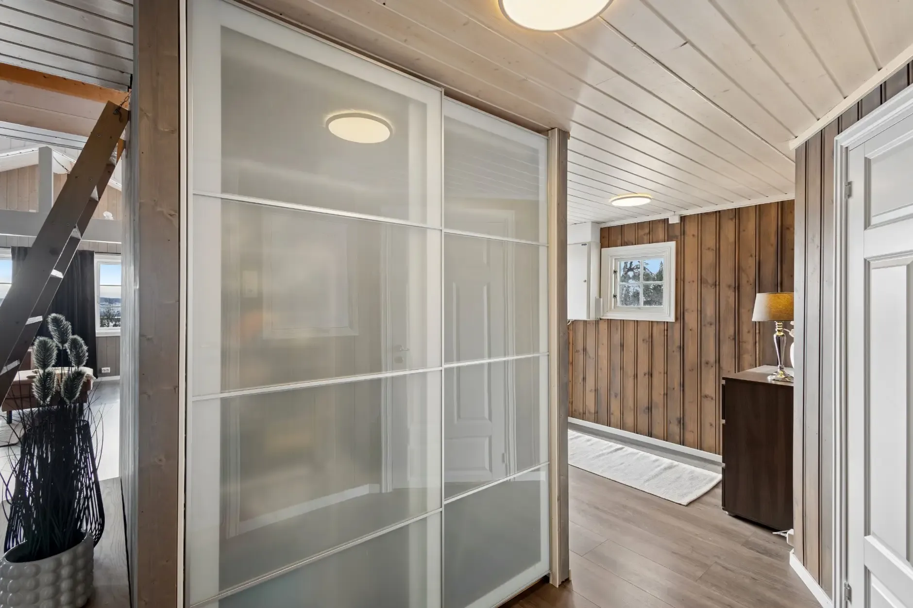 Norwegian Retreat: Modern 2-Bedroom Cabin with Terrace Near Ski Trails - View image 20 of 30