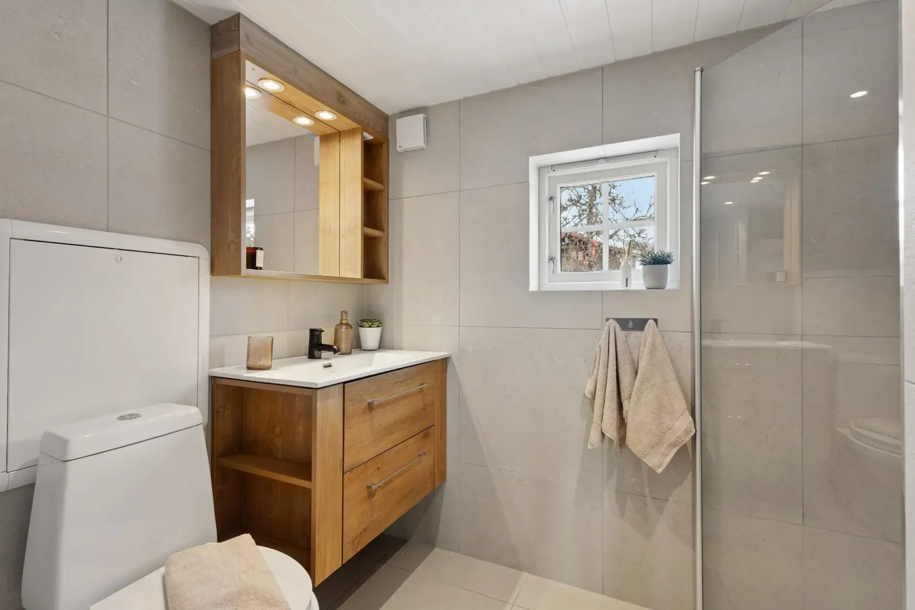 Norwegian Retreat: Modern 2-Bedroom Cabin with Terrace Near Ski Trails - View image 25 of 30