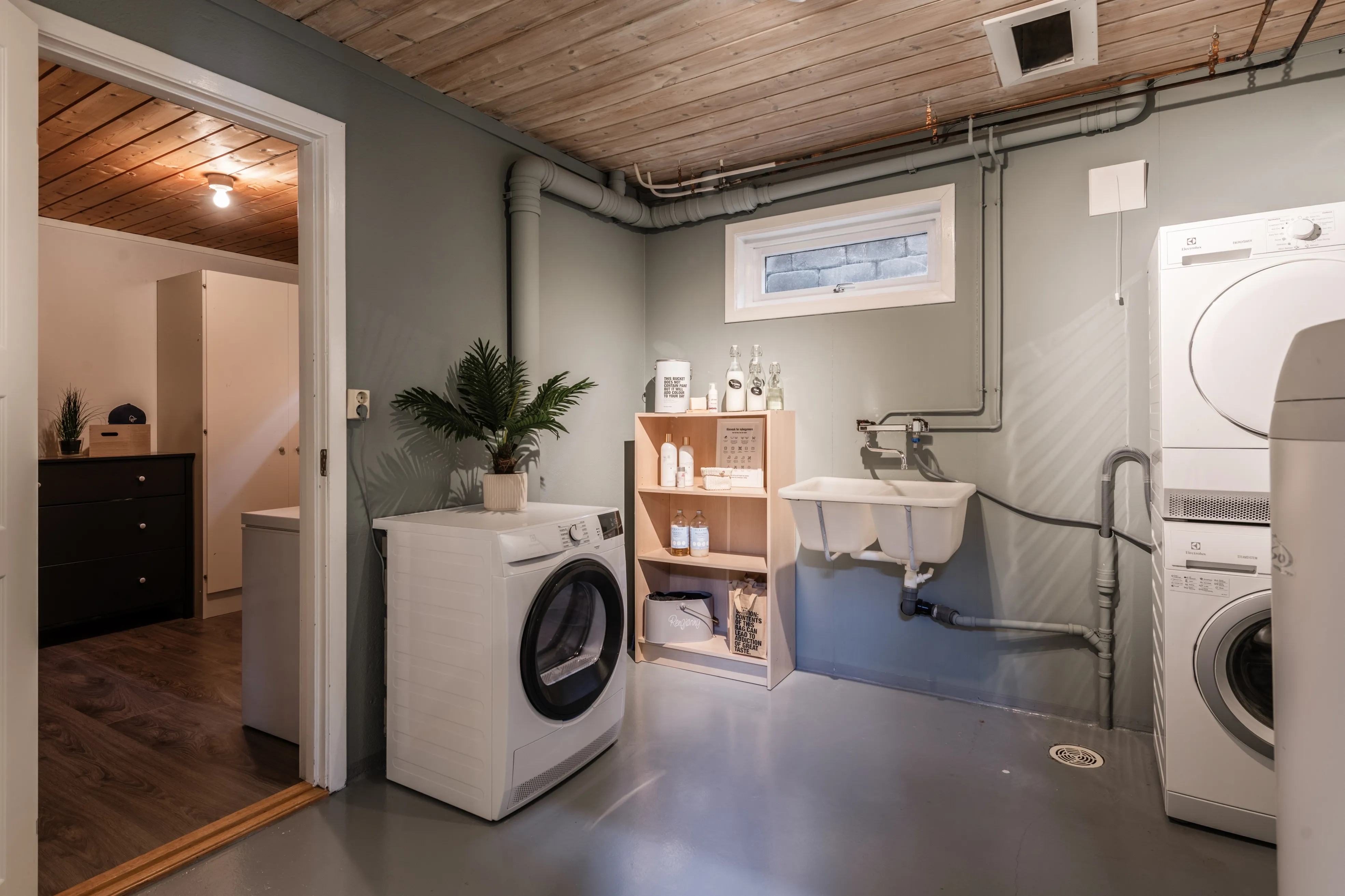 Romslig norsk hus fra 1980-tallet med terrasse og parkeringsplass i Hol - Vis bilde 38 av 50