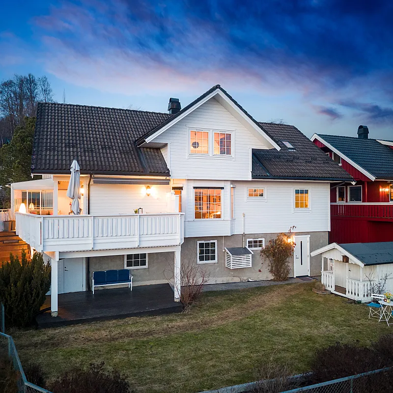 Family-Focused 4-Bedroom House with Mjøsa Views in Hamar