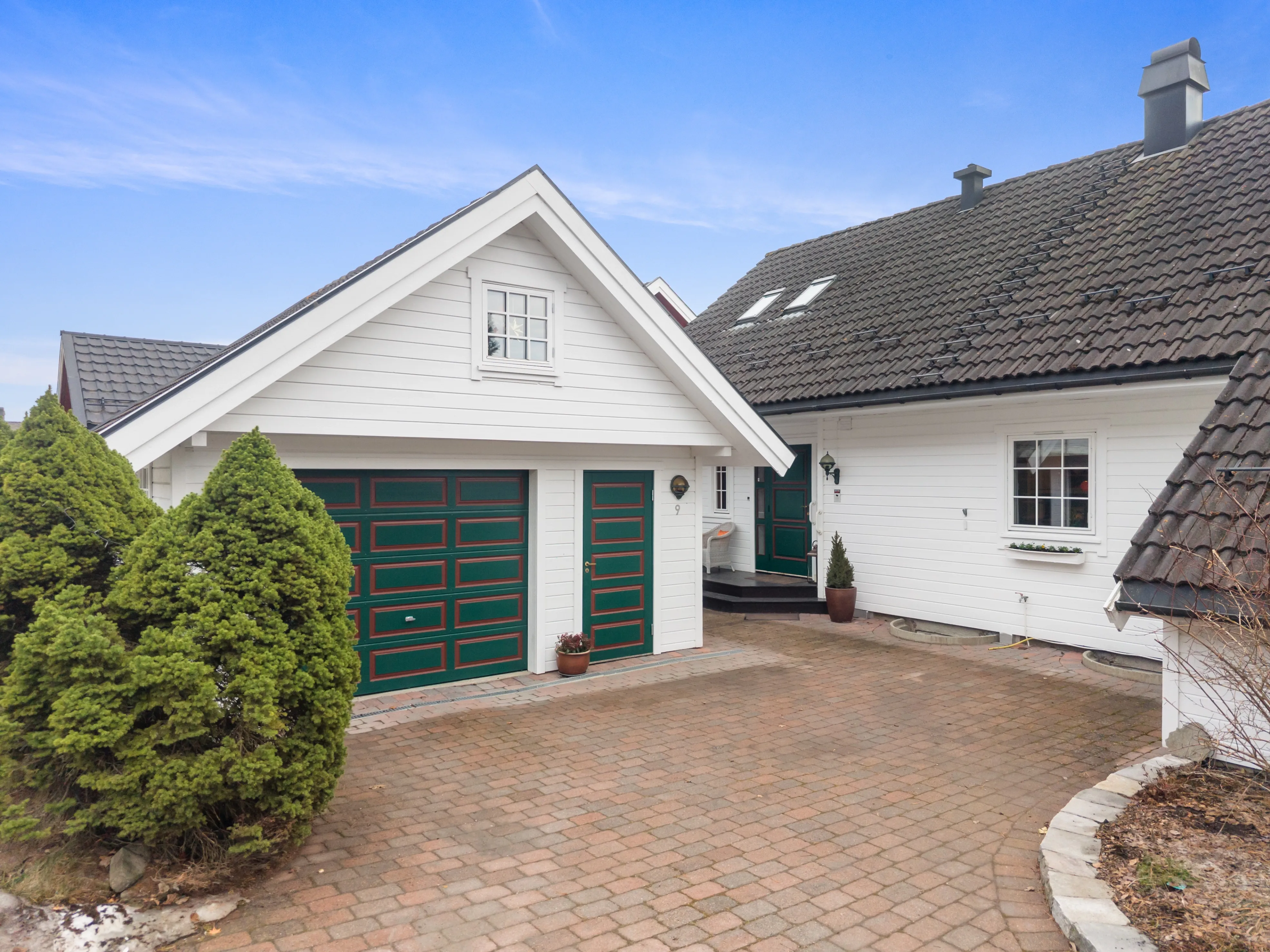 Family-Focused 4-Bedroom House with Mjøsa Views in Hamar - View image 7 of 67