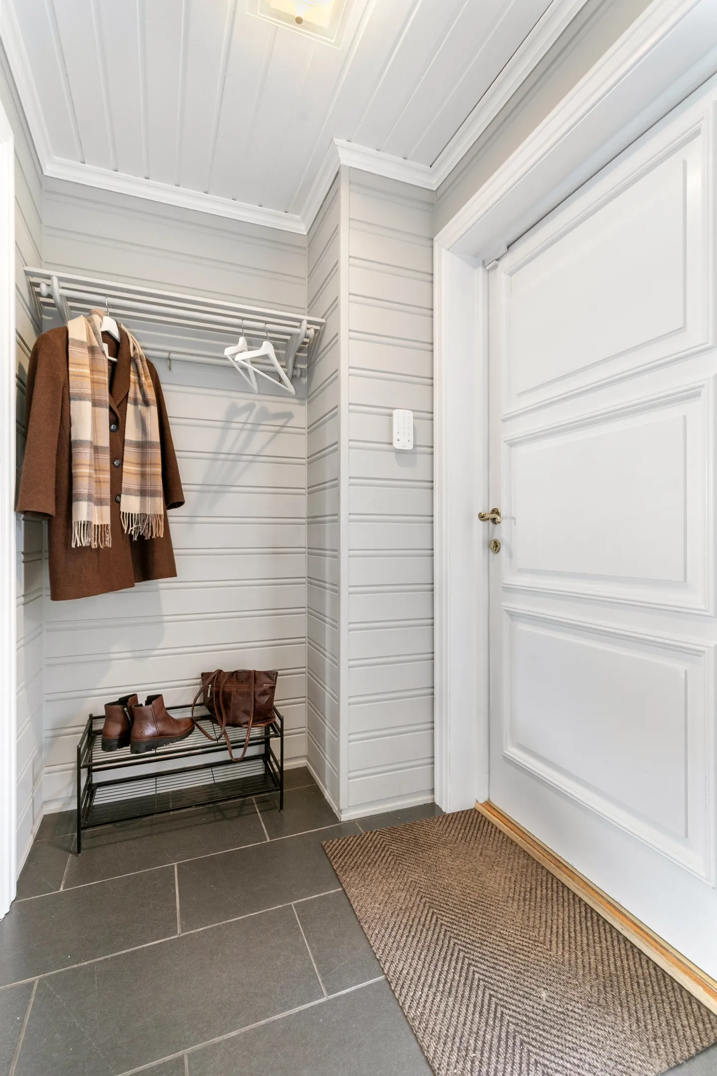 Family-Focused 4-Bedroom House with Mjøsa Views in Hamar - View image 9 of 67