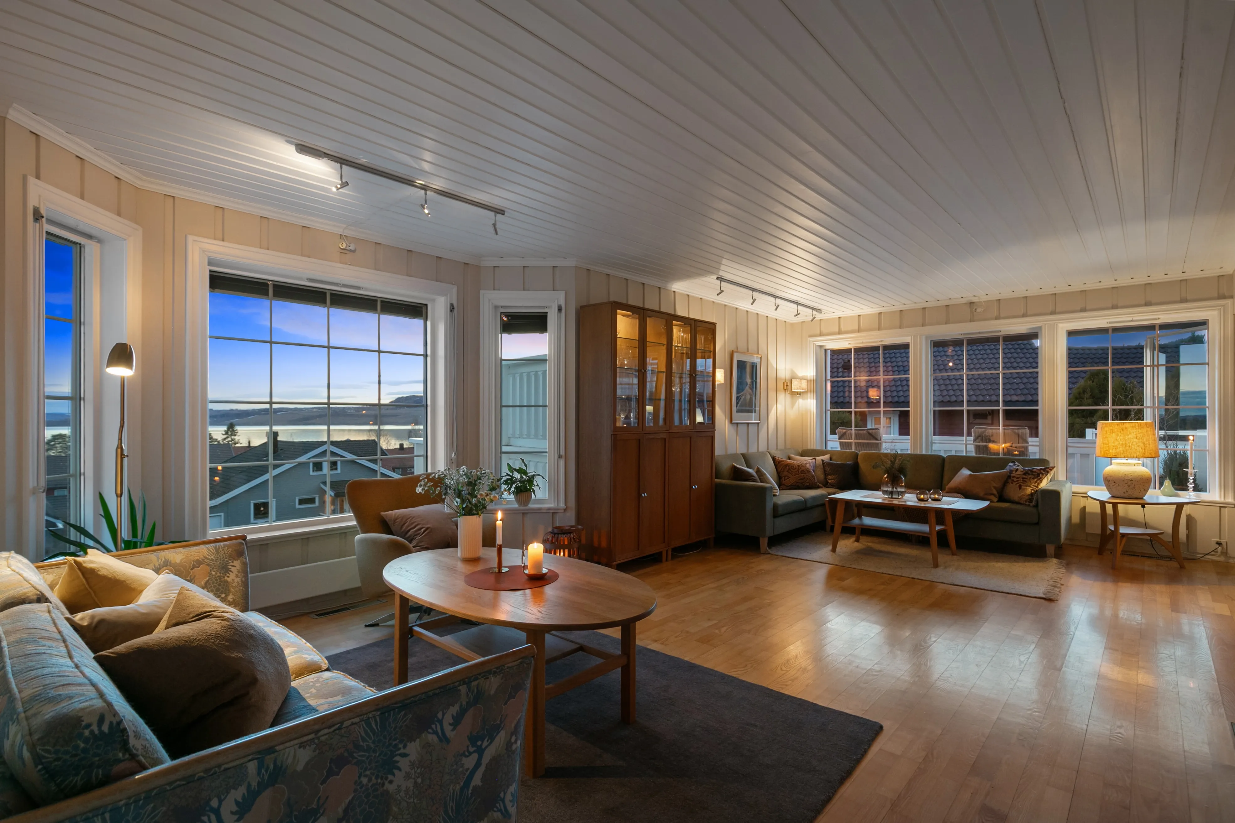 Family-Focused 4-Bedroom House with Mjøsa Views in Hamar - View image 11 of 67