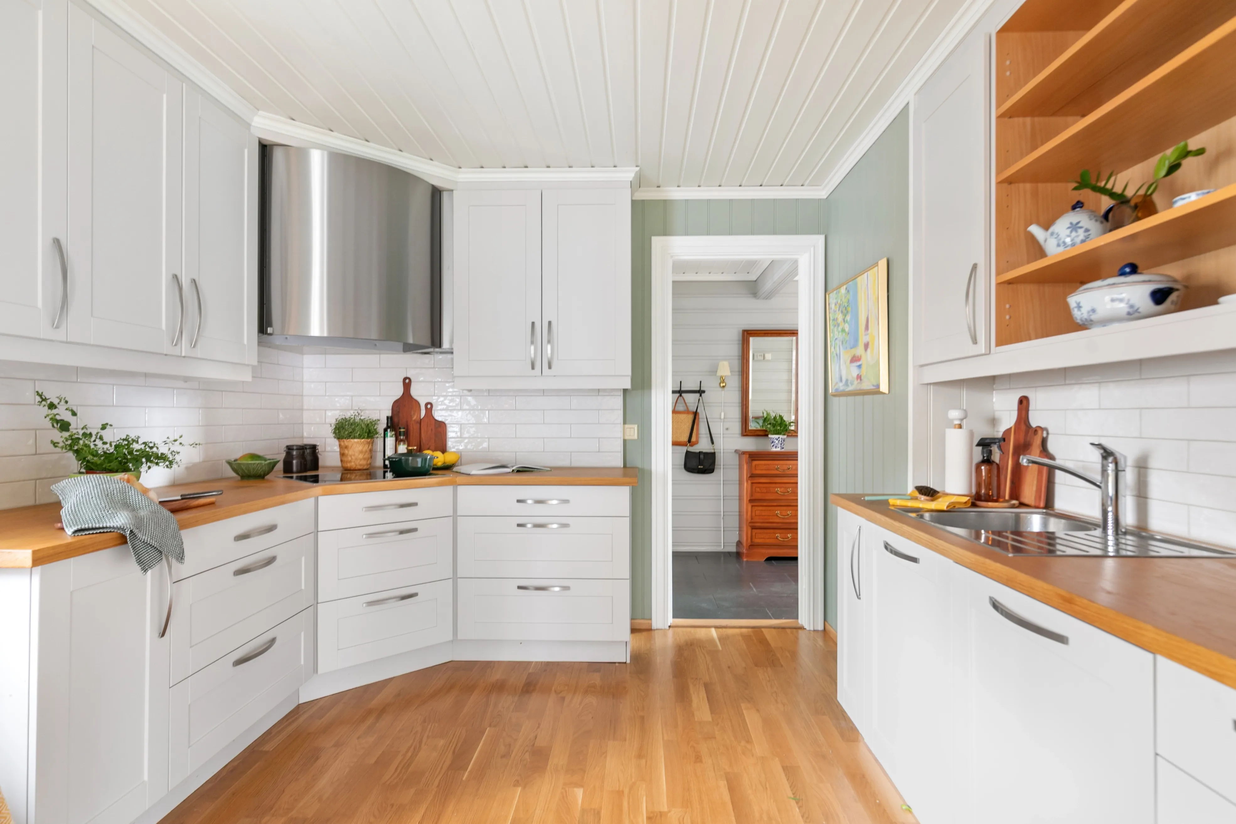 Family-Focused 4-Bedroom House with Mjøsa Views in Hamar - View image 19 of 67