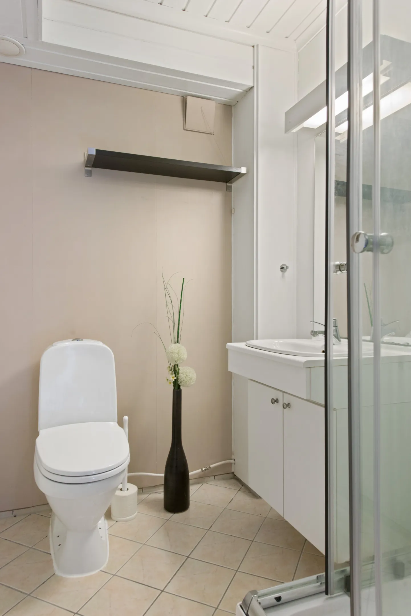 Family-Focused 4-Bedroom House with Mjøsa Views in Hamar - View image 43 of 67