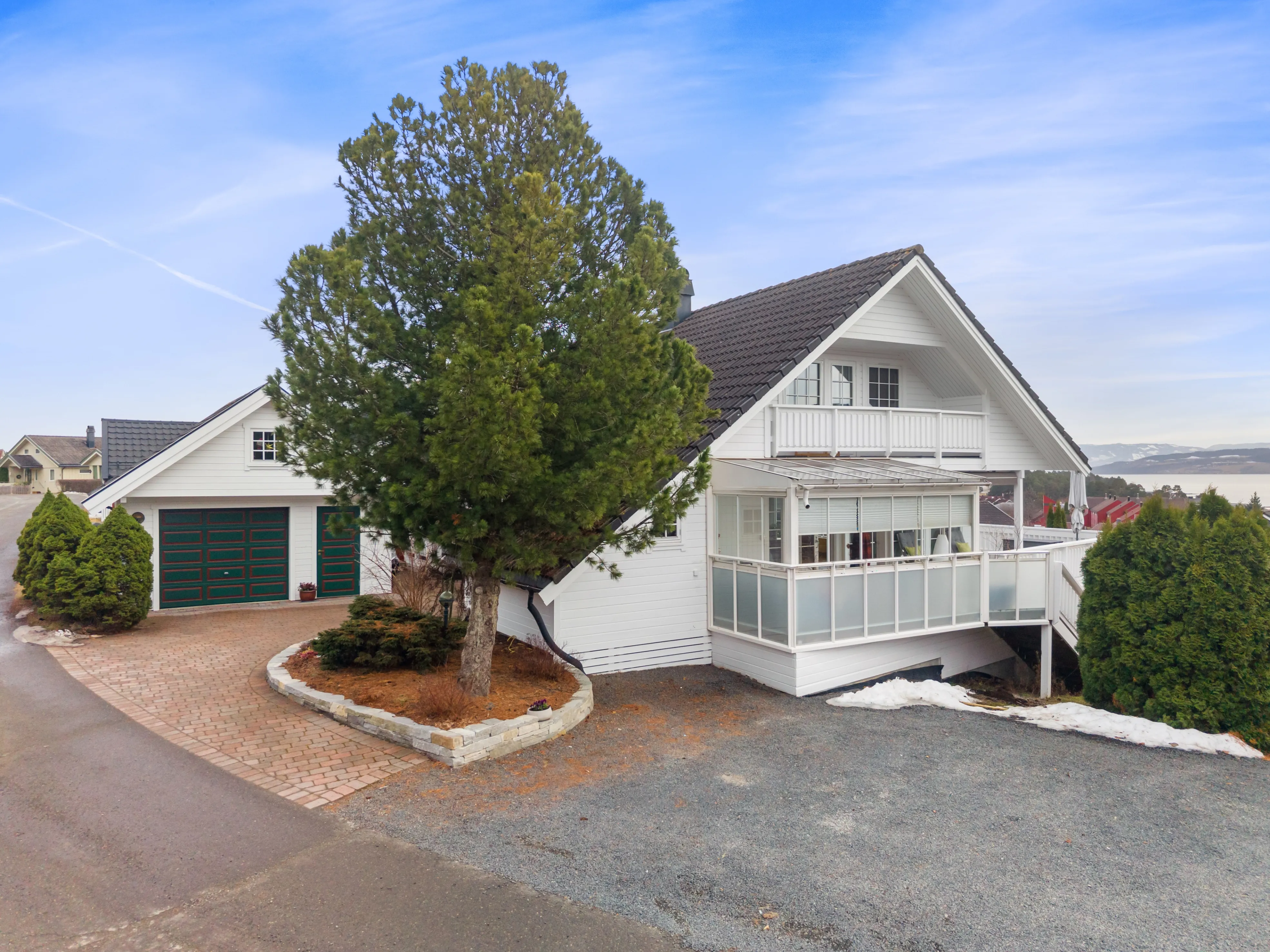 Family-Focused 4-Bedroom House with Mjøsa Views in Hamar - View image 60 of 67