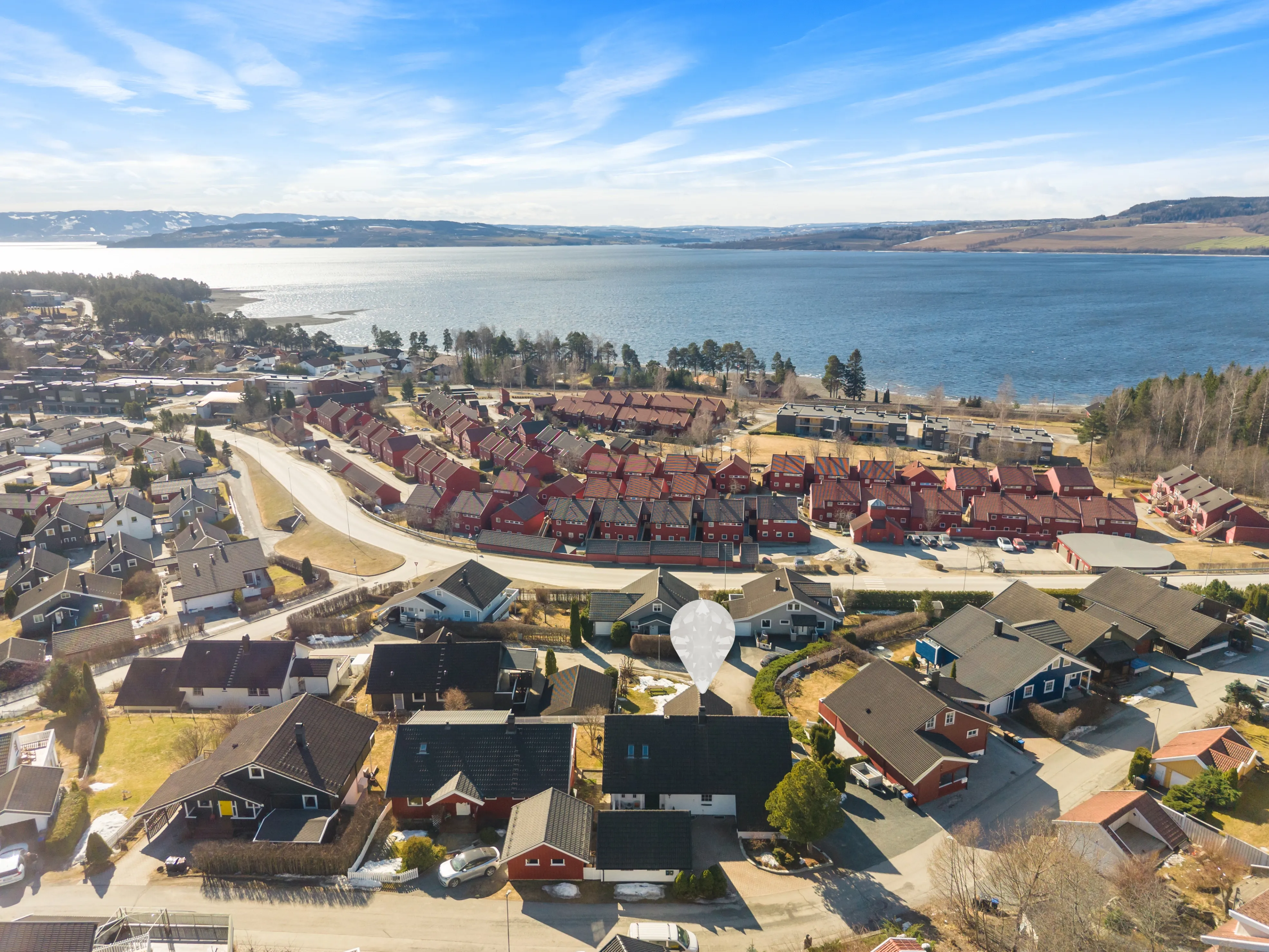 Family-Focused 4-Bedroom House with Mjøsa Views in Hamar - View image 63 of 67