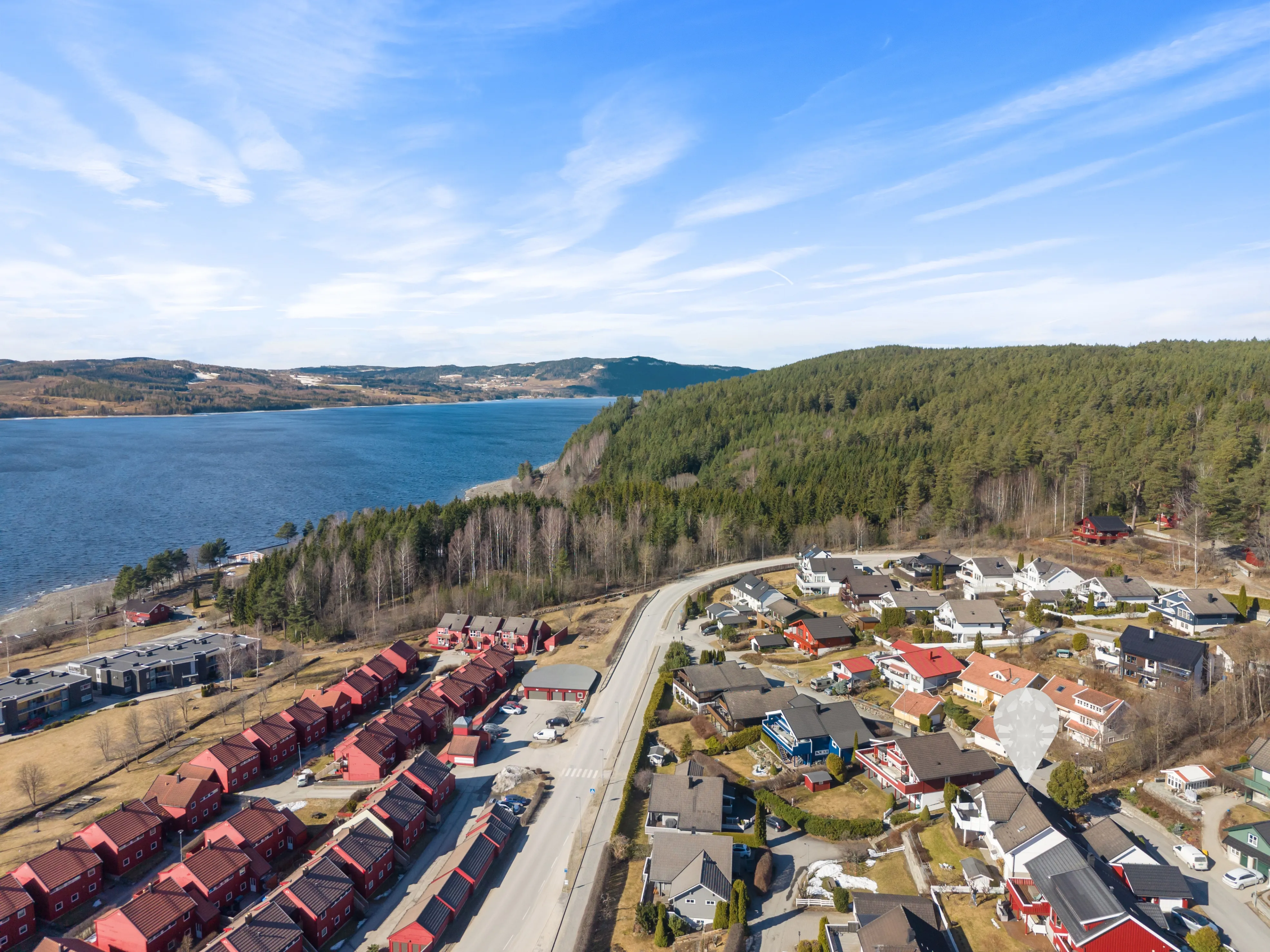 Family-Focused 4-Bedroom House with Mjøsa Views in Hamar - View image 65 of 67
