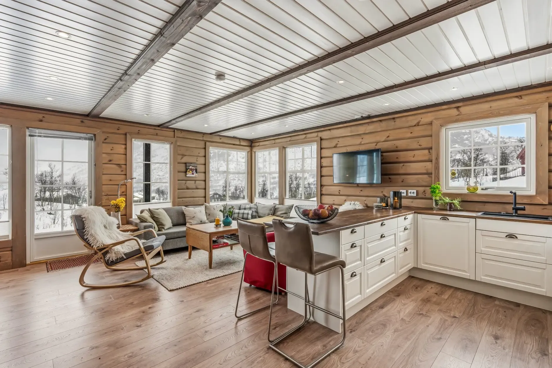 Modern 4-Bedroom Ski-In/Ski-Out Retreat in Norway's Tyinkrysset - Image 5