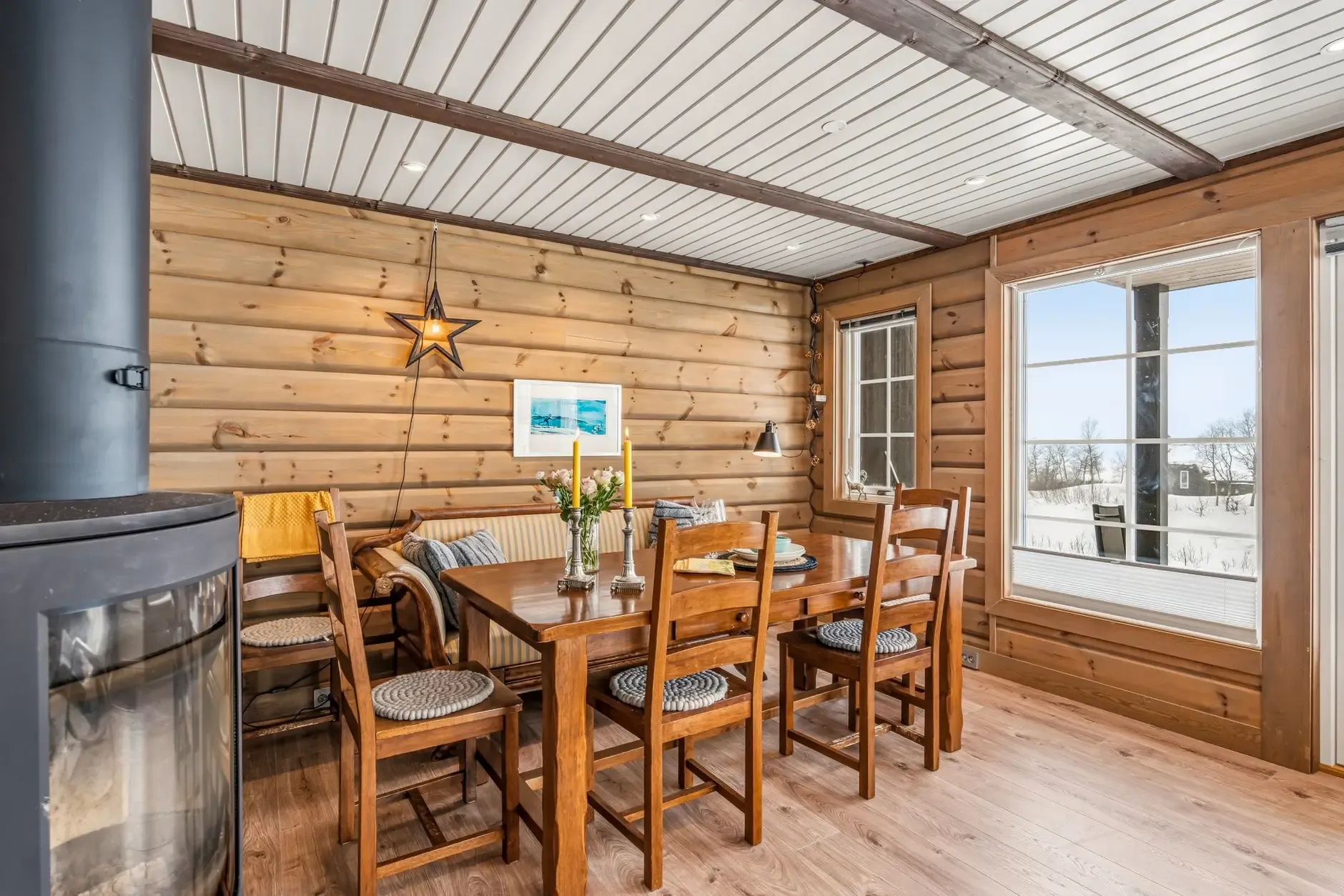 Modern 4-Bedroom Ski-In/Ski-Out Retreat in Norway's Tyinkrysset - View image 10 of 31