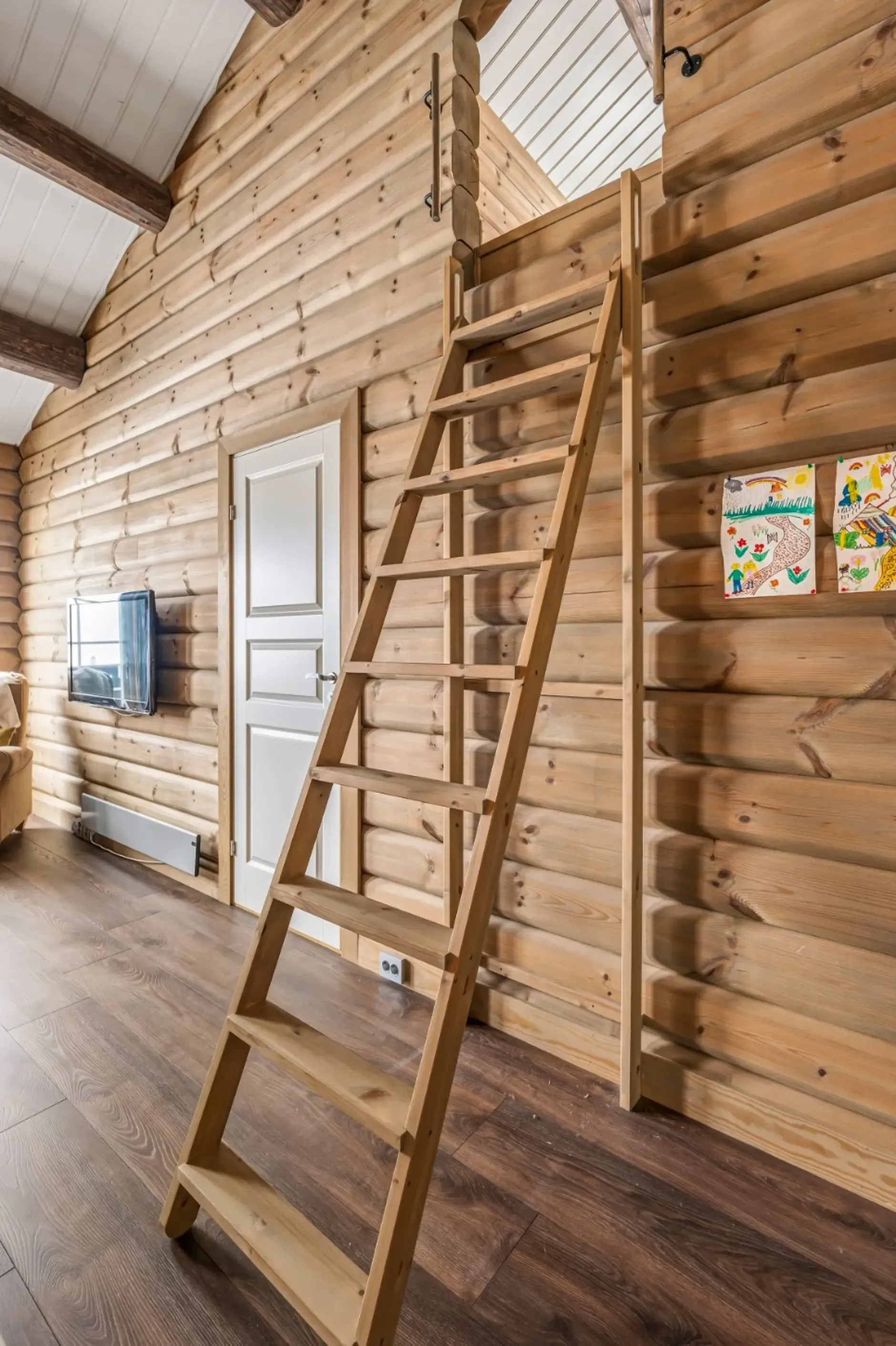 Modern 4-Bedroom Ski-In/Ski-Out Retreat in Norway's Tyinkrysset - View image 19 of 31