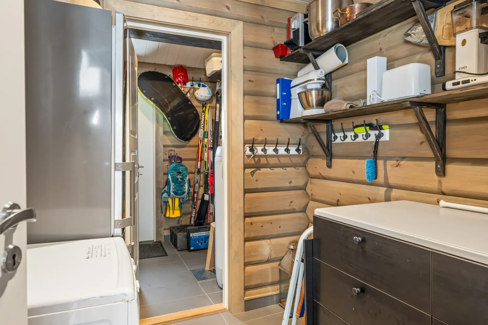 Modern 4-Bedroom Ski-In/Ski-Out Retreat in Norway's Tyinkrysset - View image 24 of 31