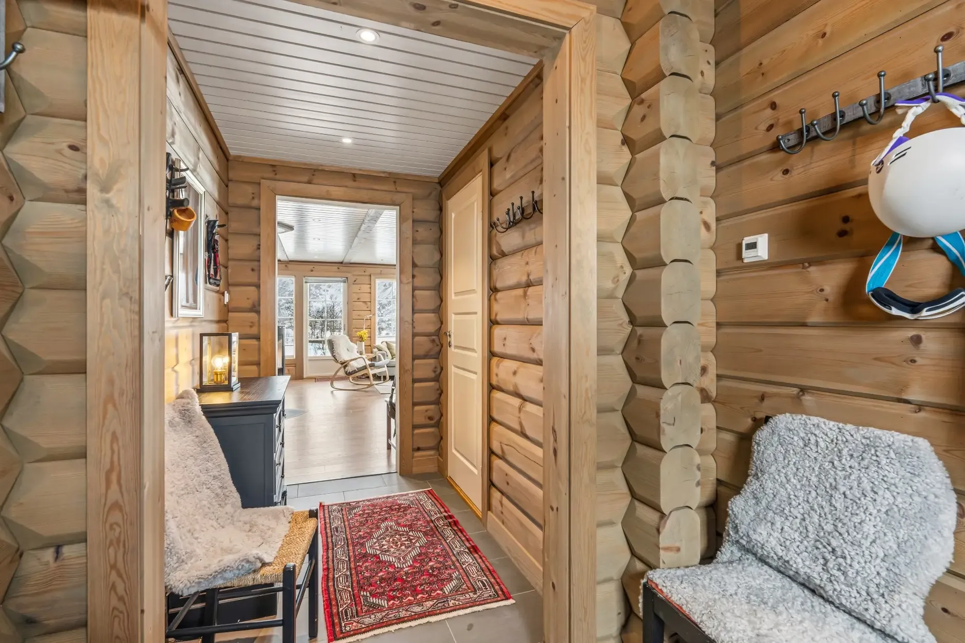 Modern 4-Bedroom Ski-In/Ski-Out Retreat in Norway's Tyinkrysset - View image 26 of 31