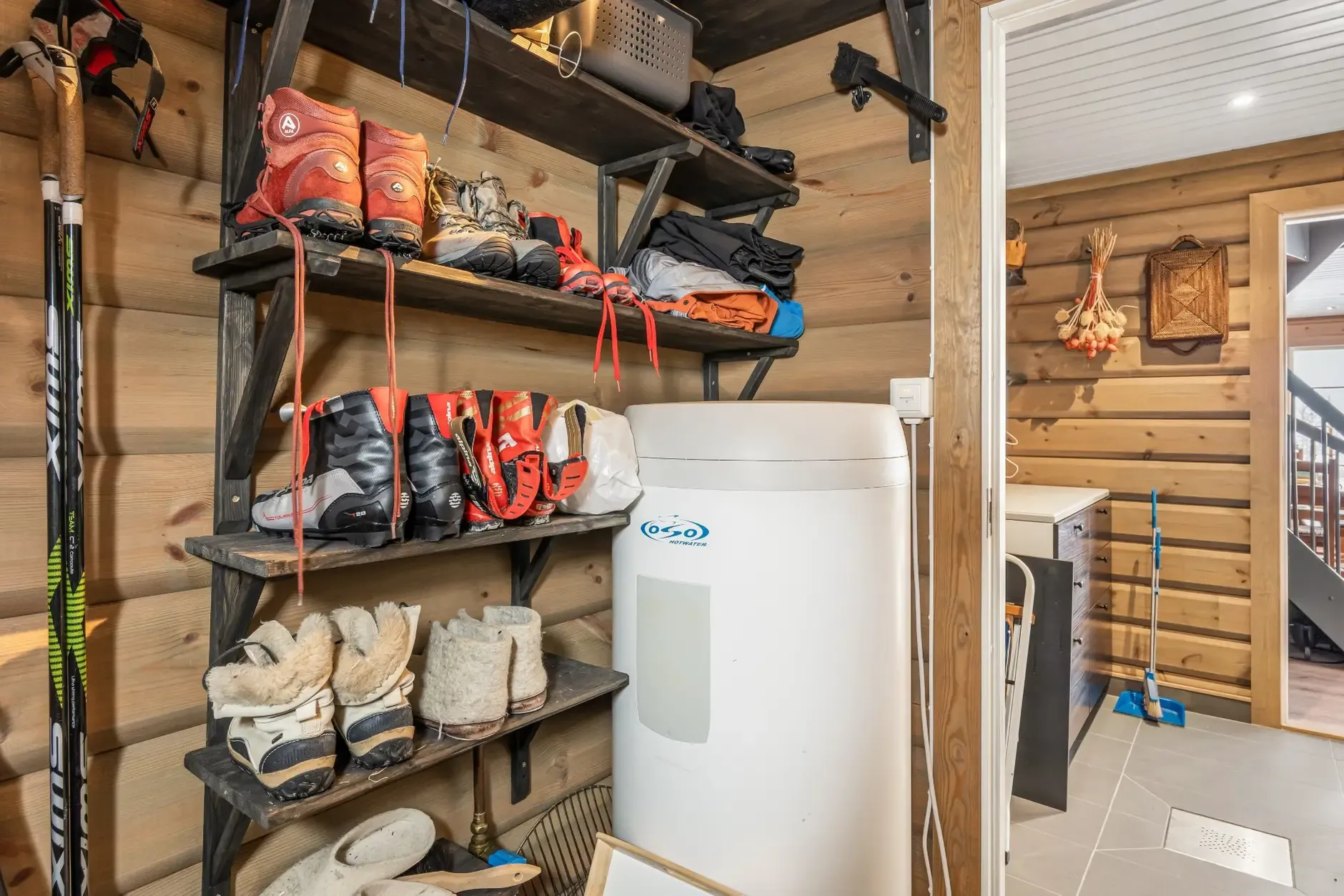 Modern 4-Bedroom Ski-In/Ski-Out Retreat in Norway's Tyinkrysset - View image 27 of 31