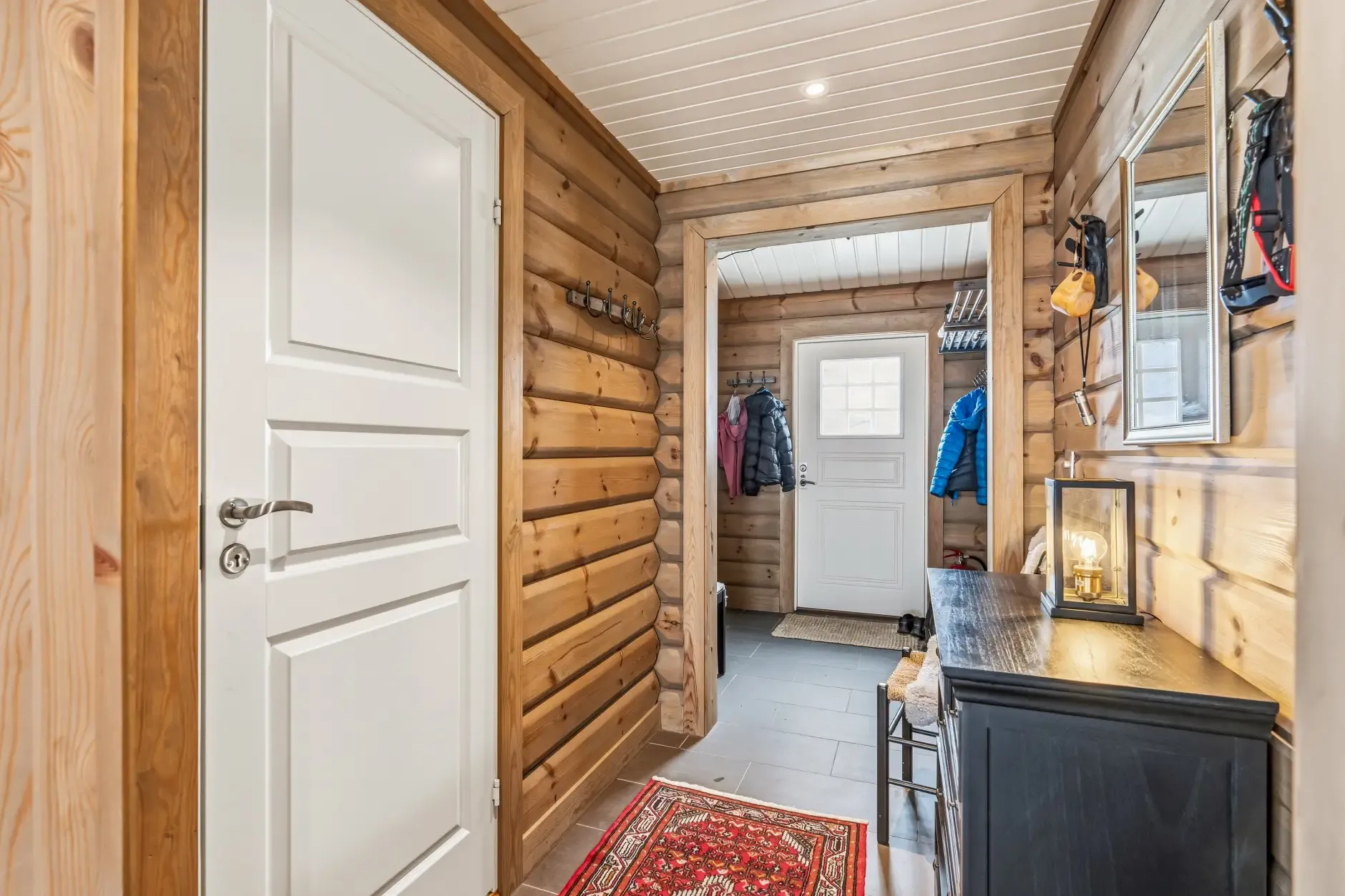 Modern 4-Bedroom Ski-In/Ski-Out Retreat in Norway's Tyinkrysset - View image 28 of 31