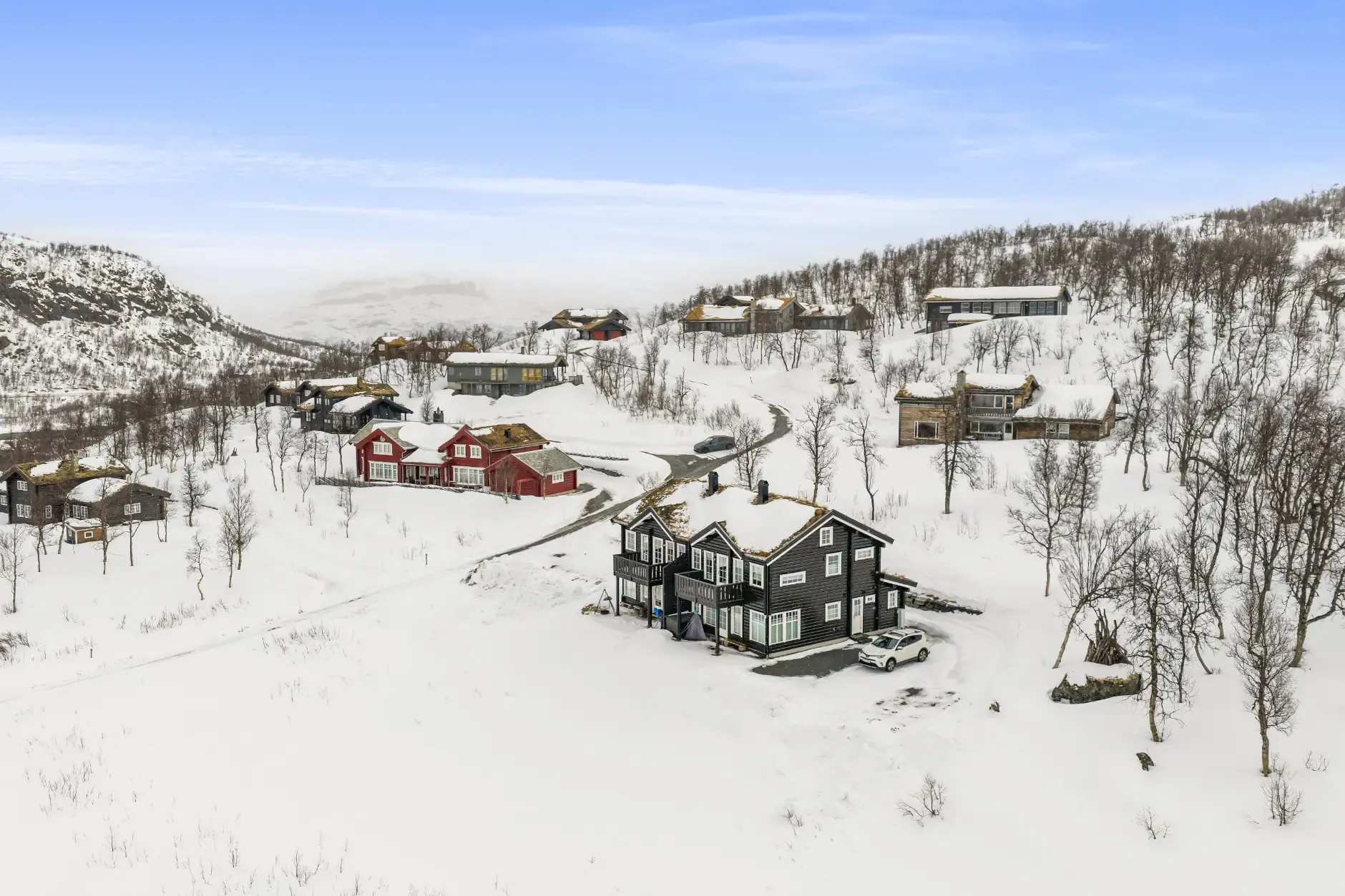 Modern 4-Bedroom Ski-In/Ski-Out Retreat in Norway's Tyinkrysset - View image 30 of 31