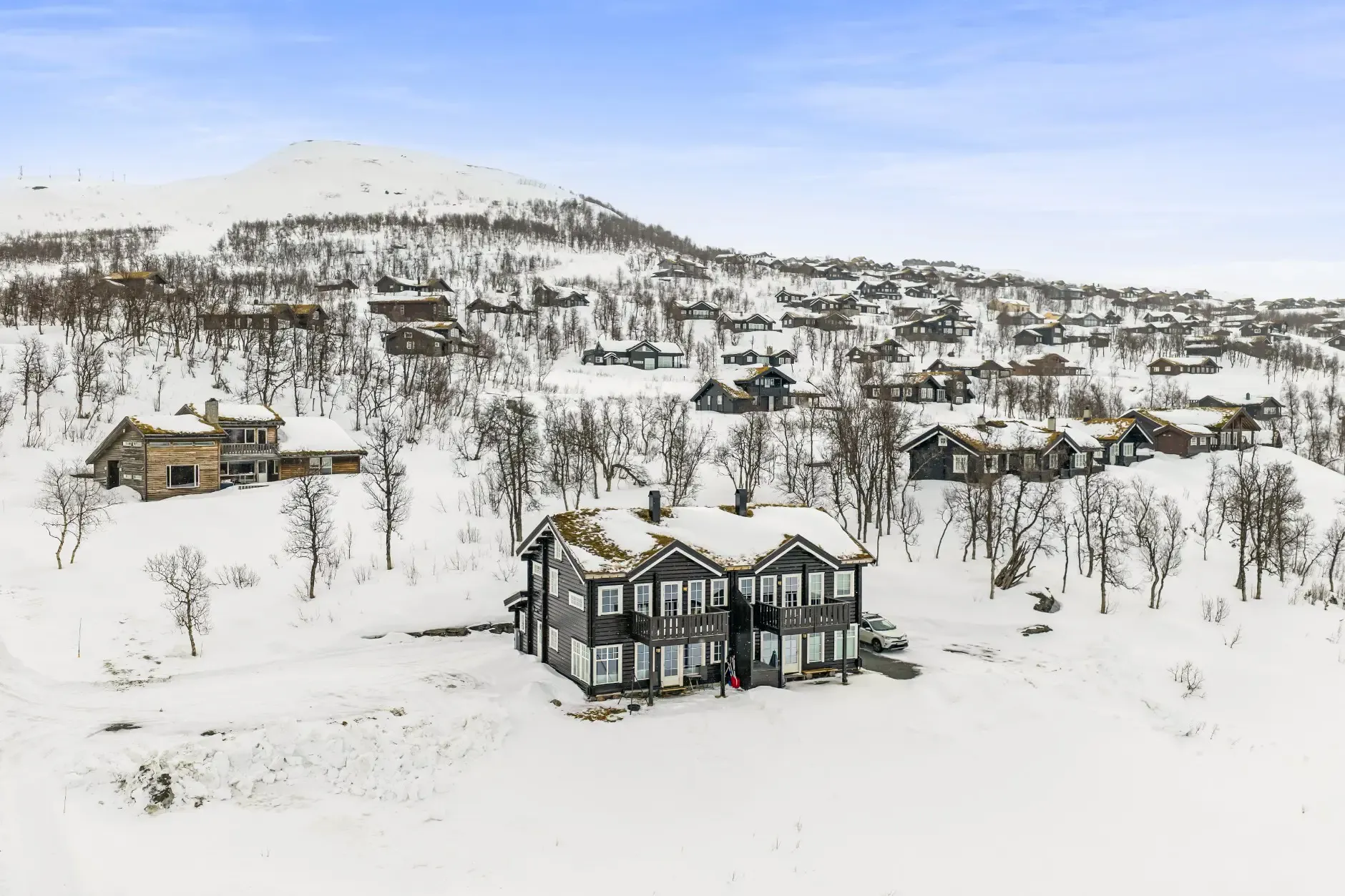 Modern 4-Bedroom Ski-In/Ski-Out Retreat in Norway's Tyinkrysset - View image 31 of 31