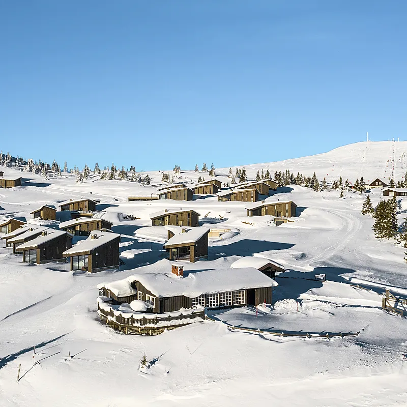 1980s Norwegian Cabin with 4 Bedrooms and Parking in Scenic Gol