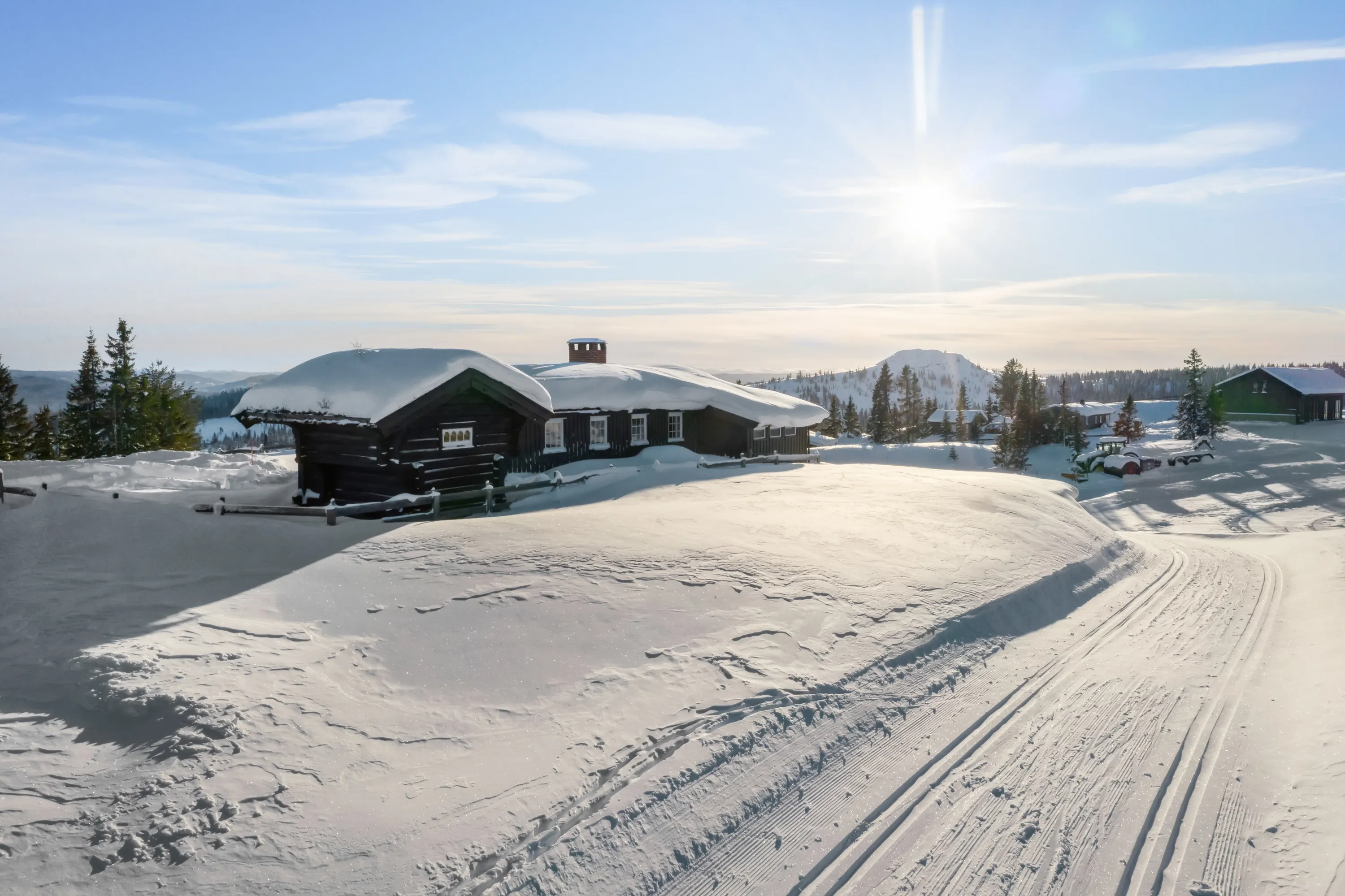 1980s Norwegian Cabin with 4 Bedrooms and Parking in Scenic Gol - Image 3