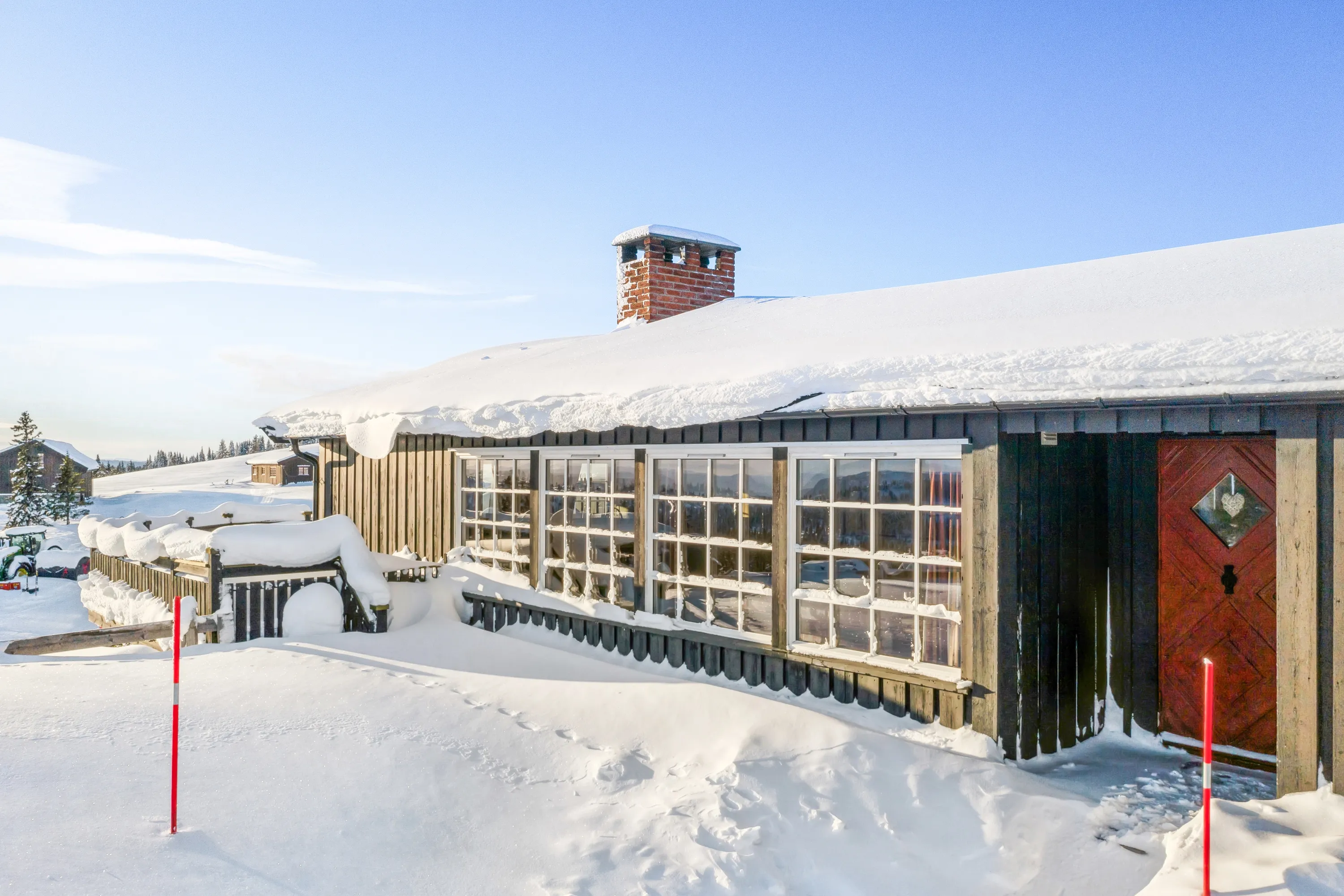 1980s Norwegian Cabin with 4 Bedrooms and Parking in Scenic Gol - Image 4
