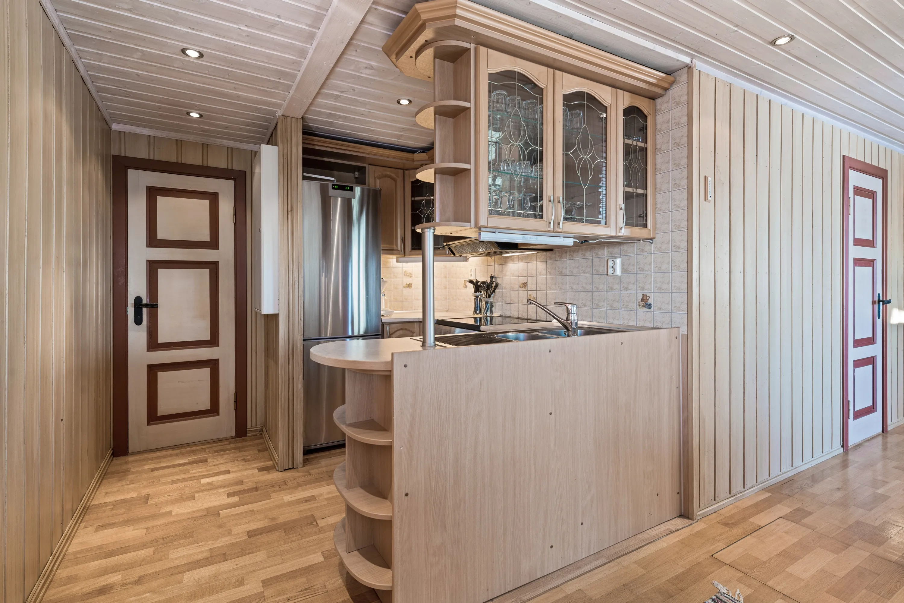 1980s Norwegian Cabin with 4 Bedrooms and Parking in Scenic Gol - View image 8 of 48