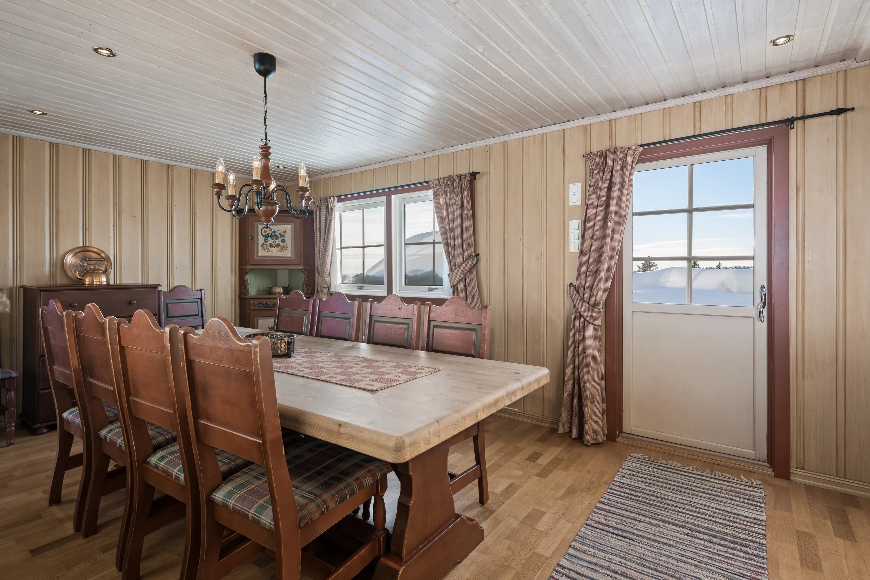 1980s Norwegian Cabin with 4 Bedrooms and Parking in Scenic Gol - View image 13 of 48