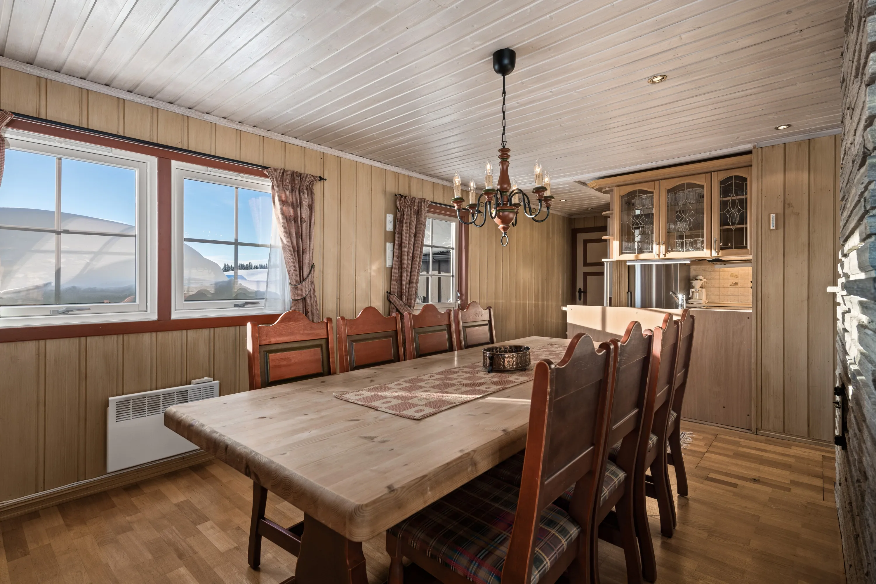 1980s Norwegian Cabin with 4 Bedrooms and Parking in Scenic Gol - View image 14 of 48