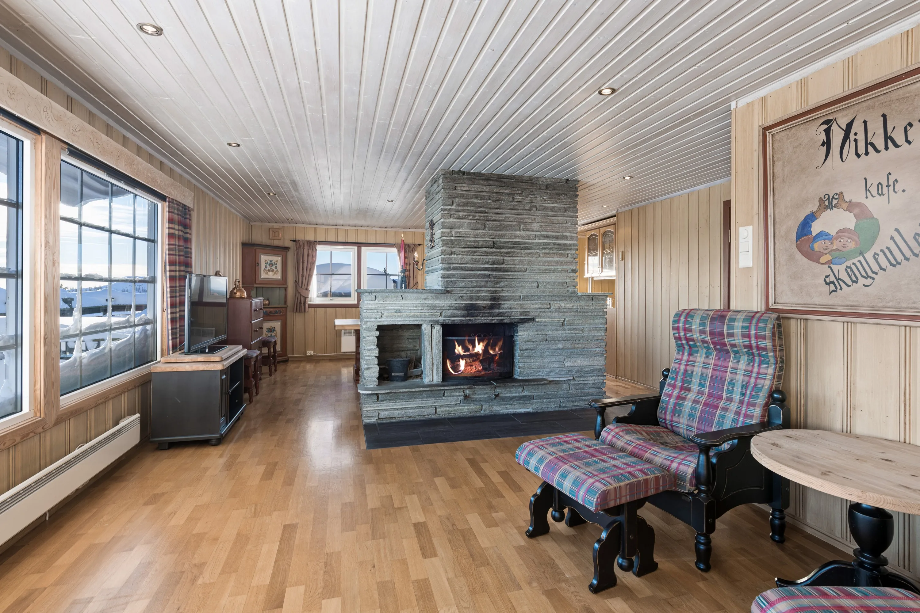 1980s Norwegian Cabin with 4 Bedrooms and Parking in Scenic Gol - View image 18 of 48