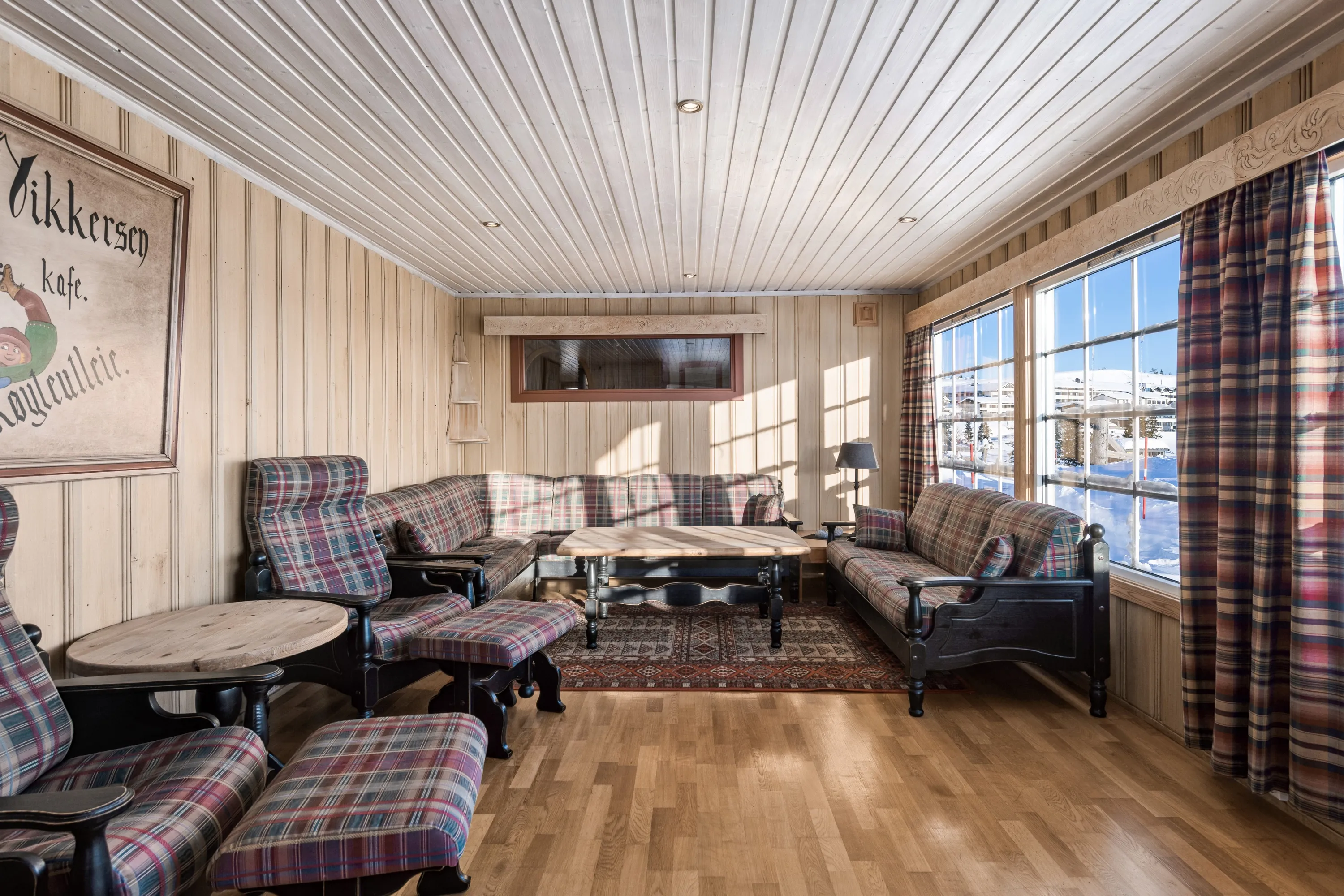 1980s Norwegian Cabin with 4 Bedrooms and Parking in Scenic Gol - View image 20 of 48