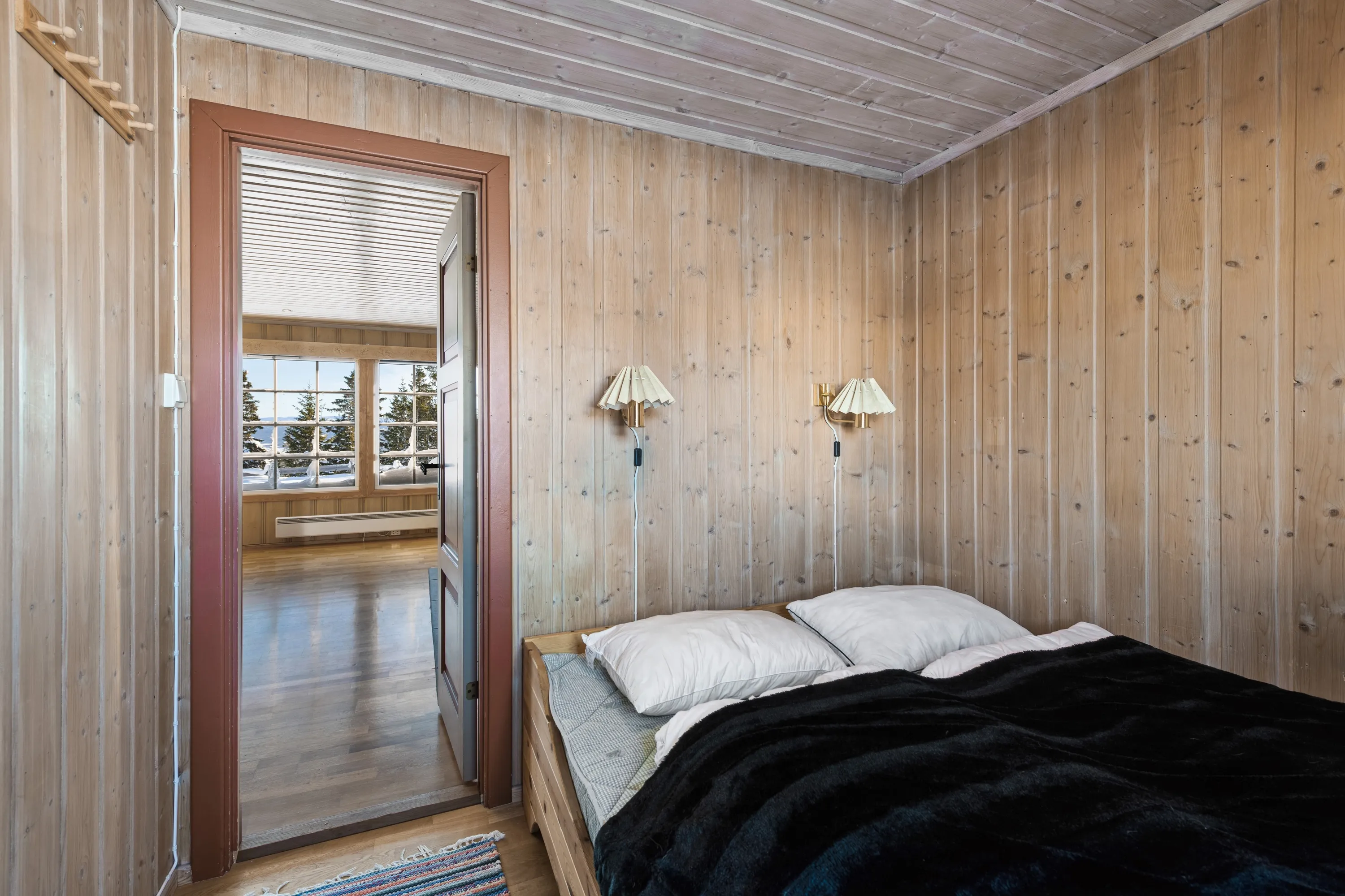 1980s Norwegian Cabin with 4 Bedrooms and Parking in Scenic Gol - View image 27 of 48