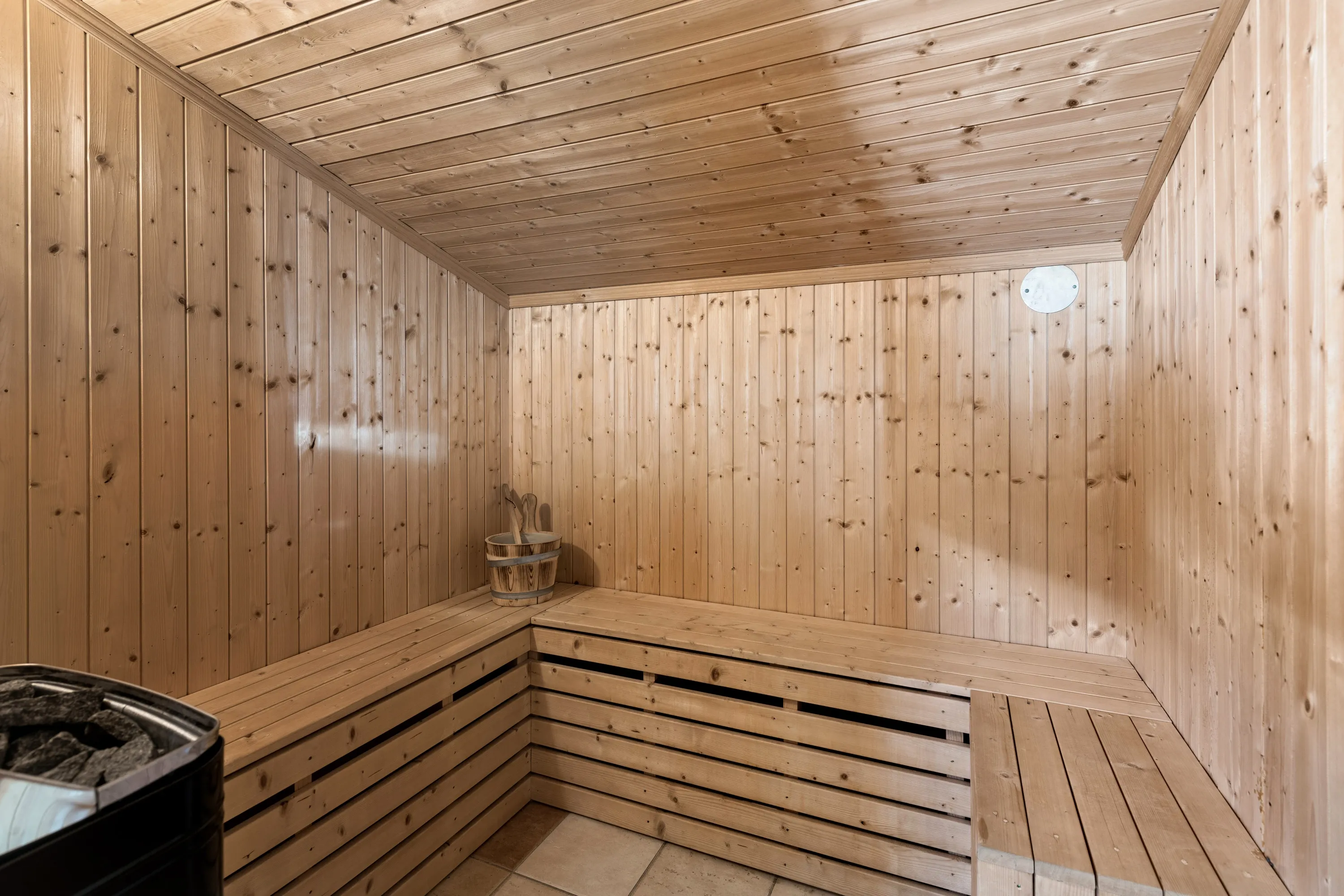 1980s Norwegian Cabin with 4 Bedrooms and Parking in Scenic Gol - View image 32 of 48