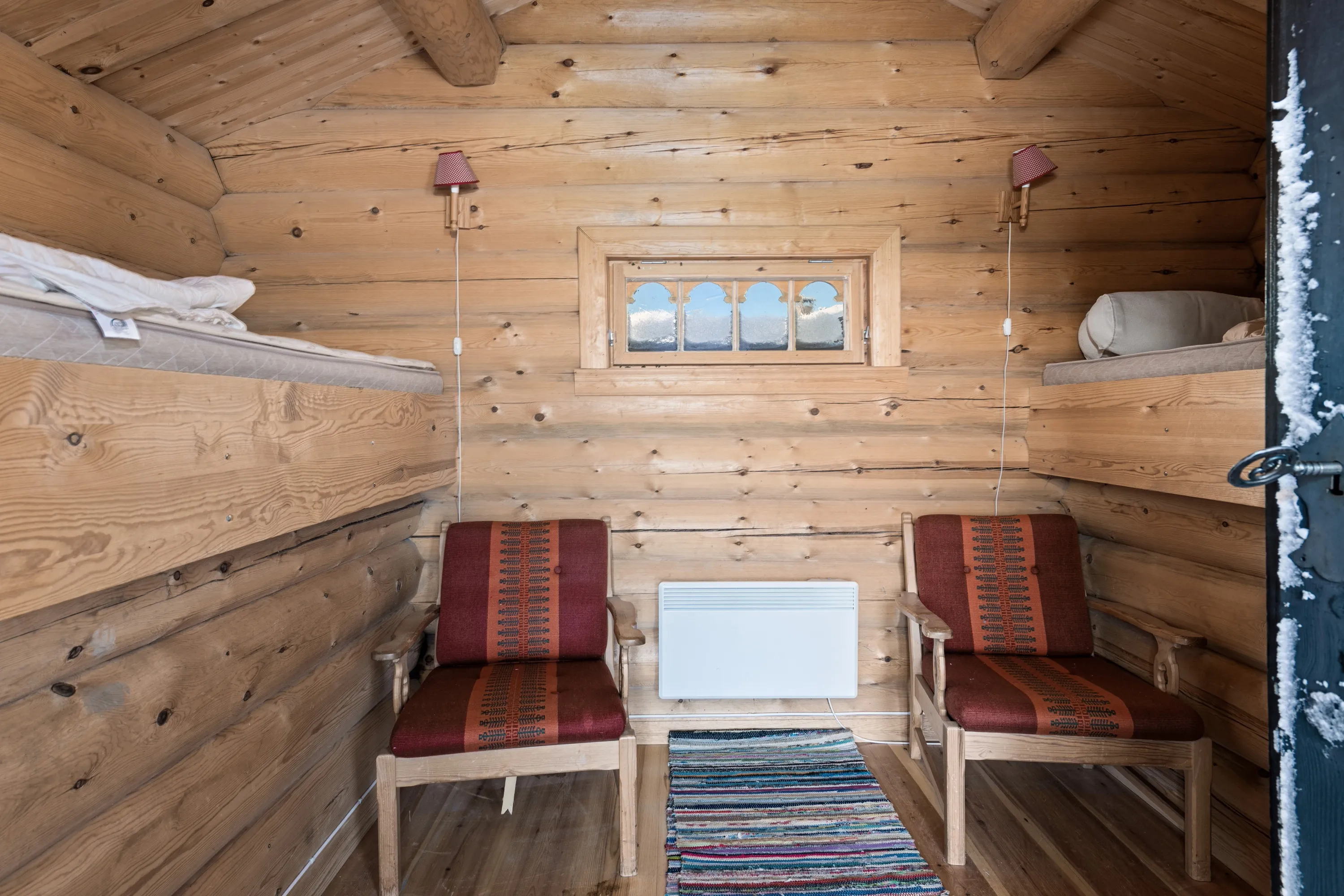 1980s Norwegian Cabin with 4 Bedrooms and Parking in Scenic Gol - View image 37 of 48