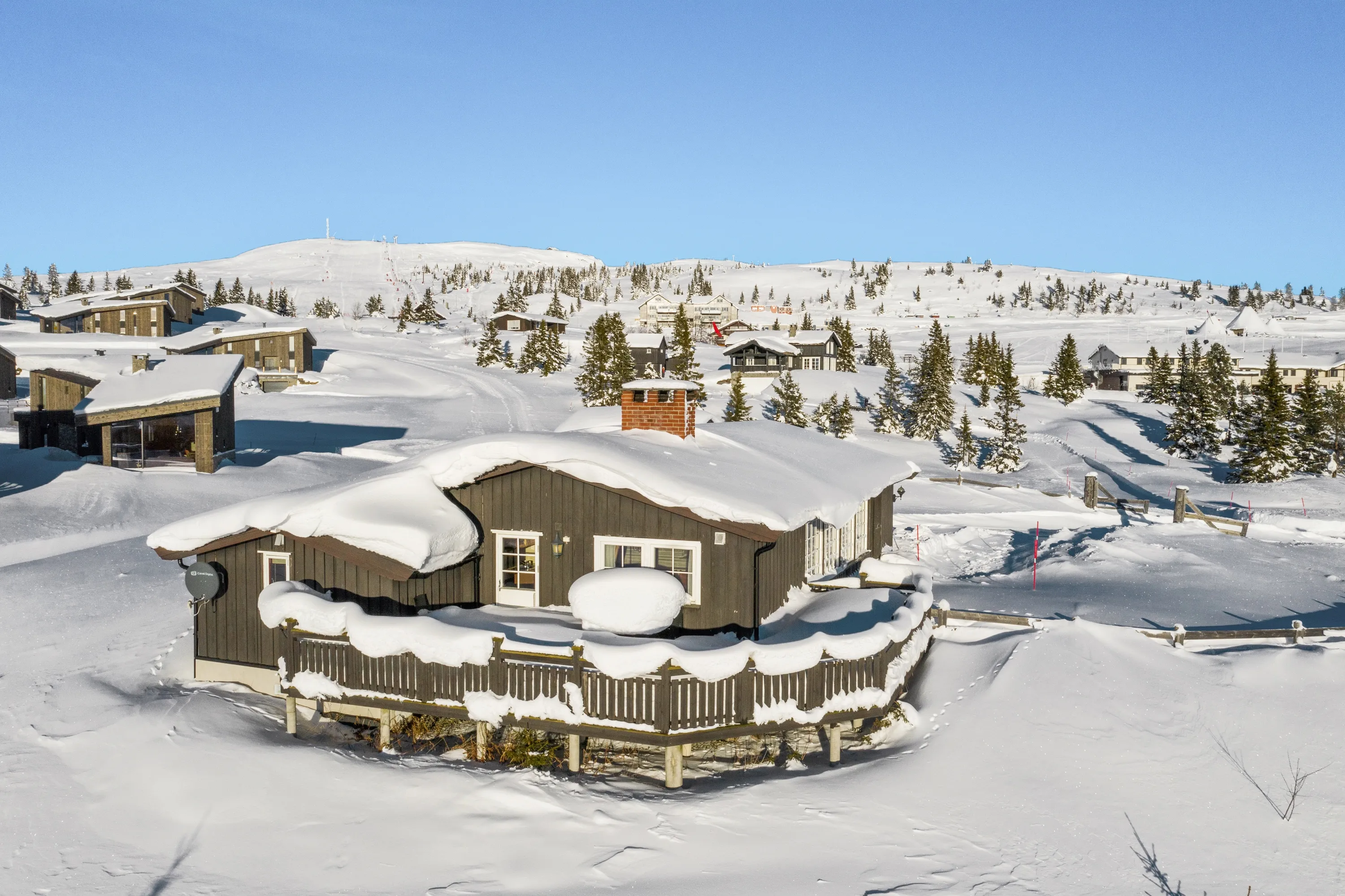 1980s Norwegian Cabin with 4 Bedrooms and Parking in Scenic Gol - View image 45 of 48