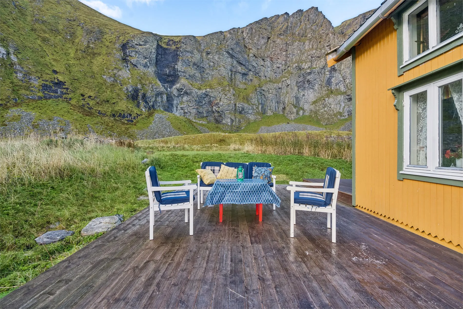 Historic 4-Bedroom Cabin with Expansive Grounds on Værøy Island - View image 11 of 50