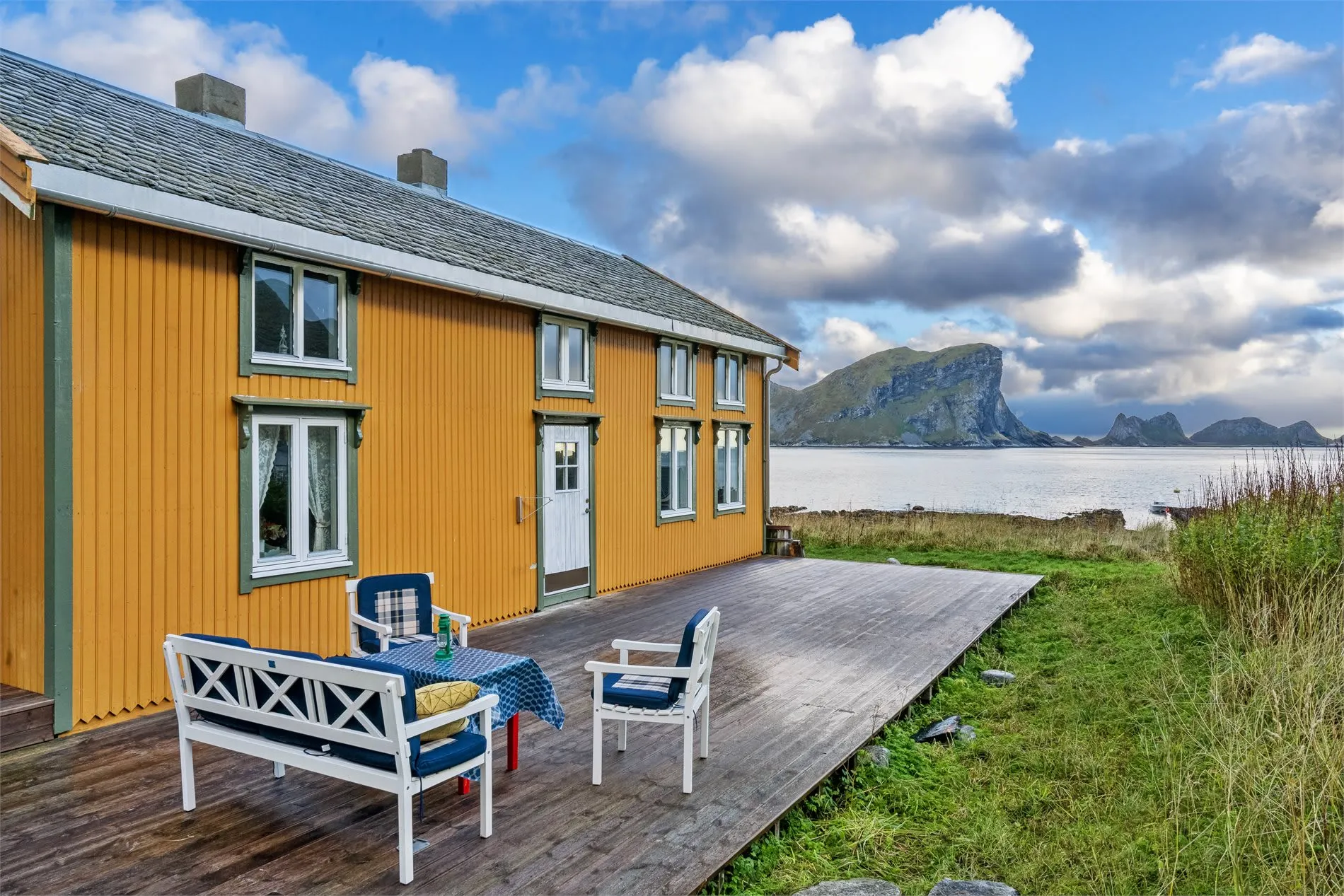 Historic 4-Bedroom Cabin with Expansive Grounds on Værøy Island - View image 12 of 50