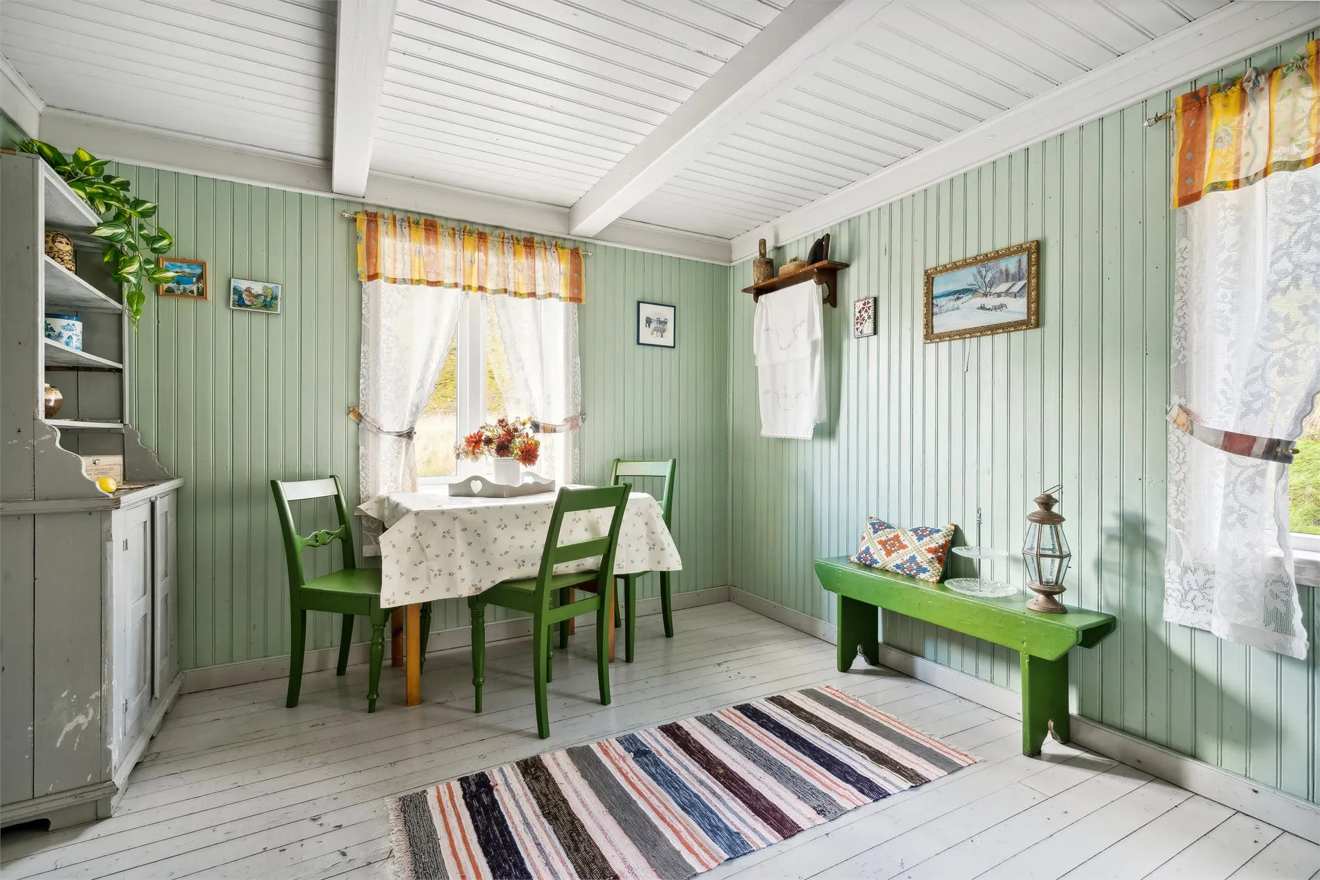 Historic 4-Bedroom Cabin with Expansive Grounds on Værøy Island - View image 32 of 50
