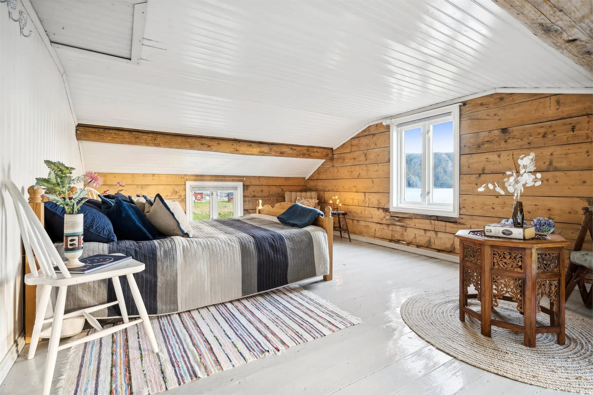 Historic 4-Bedroom Cabin with Expansive Grounds on Værøy Island - View image 40 of 50