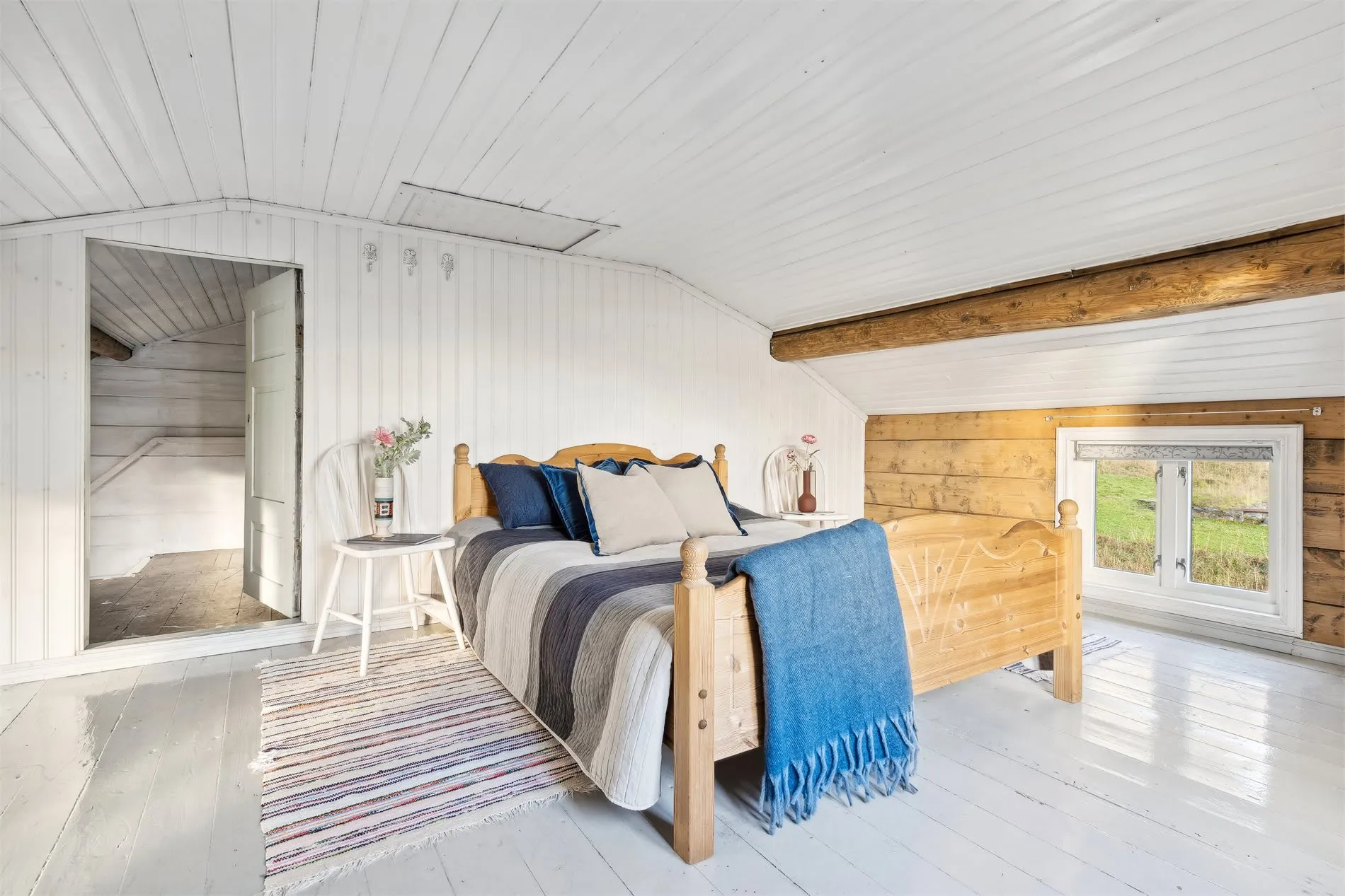 Historic 4-Bedroom Cabin with Expansive Grounds on Værøy Island - View image 41 of 50