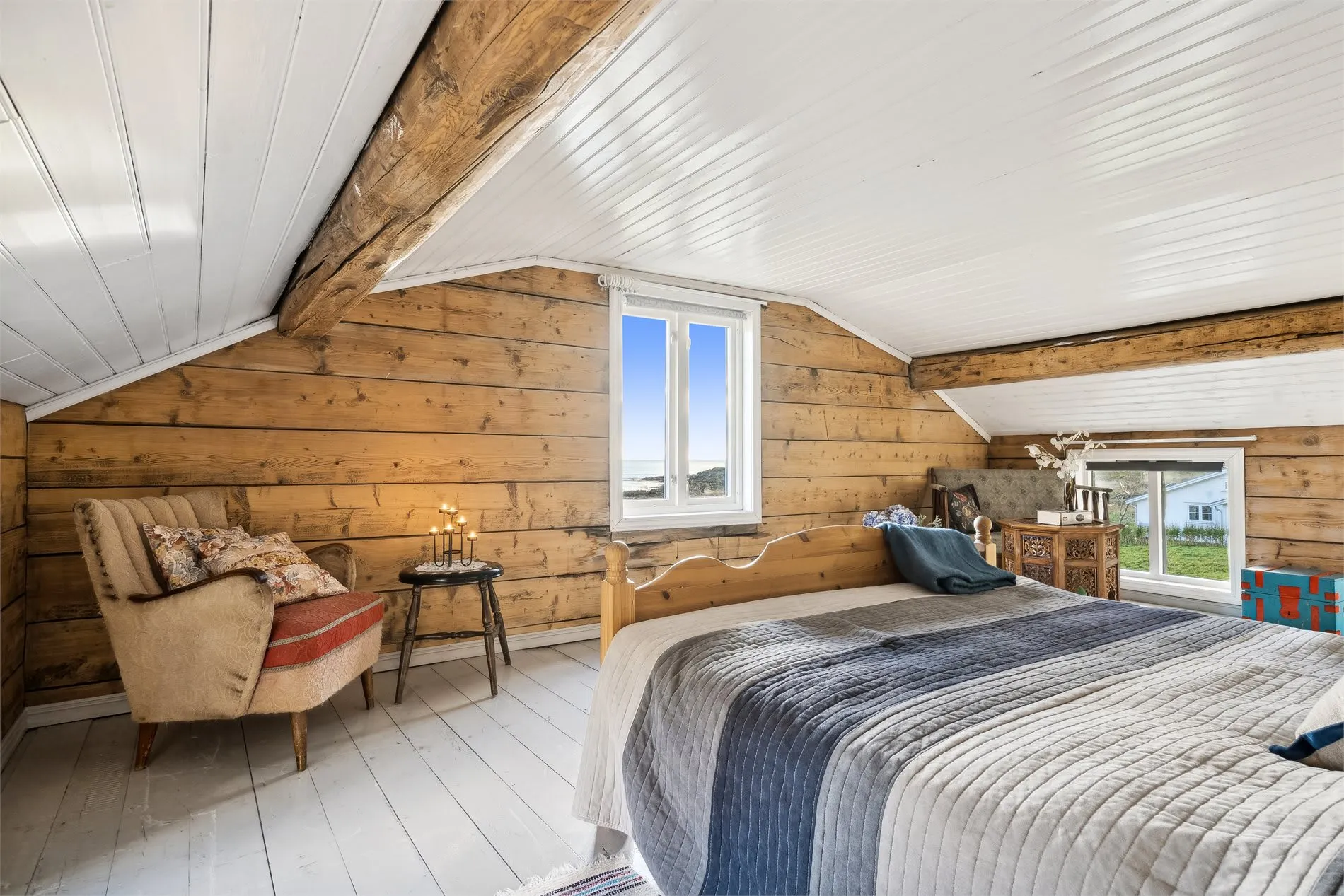 Historic 4-Bedroom Cabin with Expansive Grounds on Værøy Island - View image 42 of 50