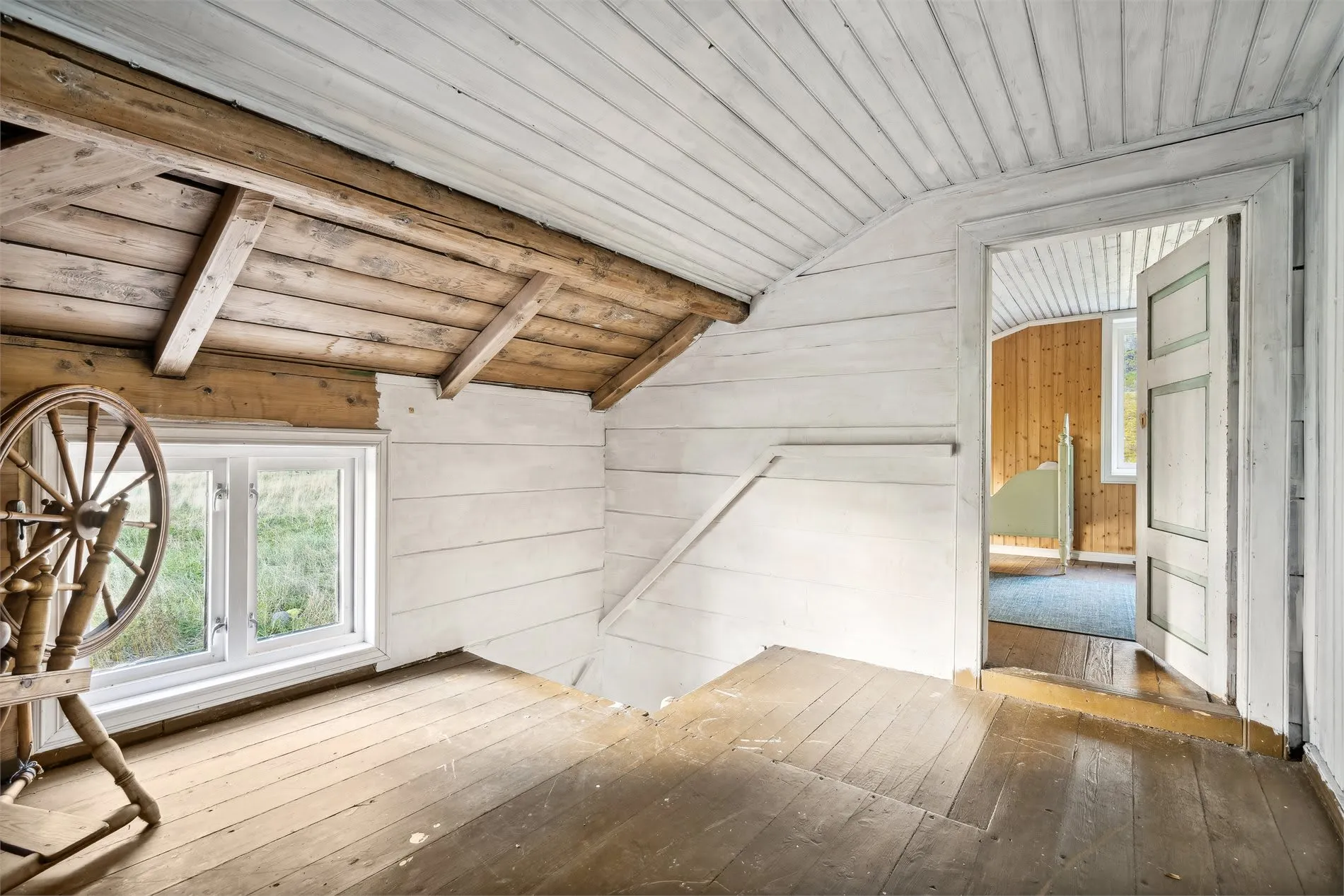 Historic 4-Bedroom Cabin with Expansive Grounds on Værøy Island - View image 43 of 50